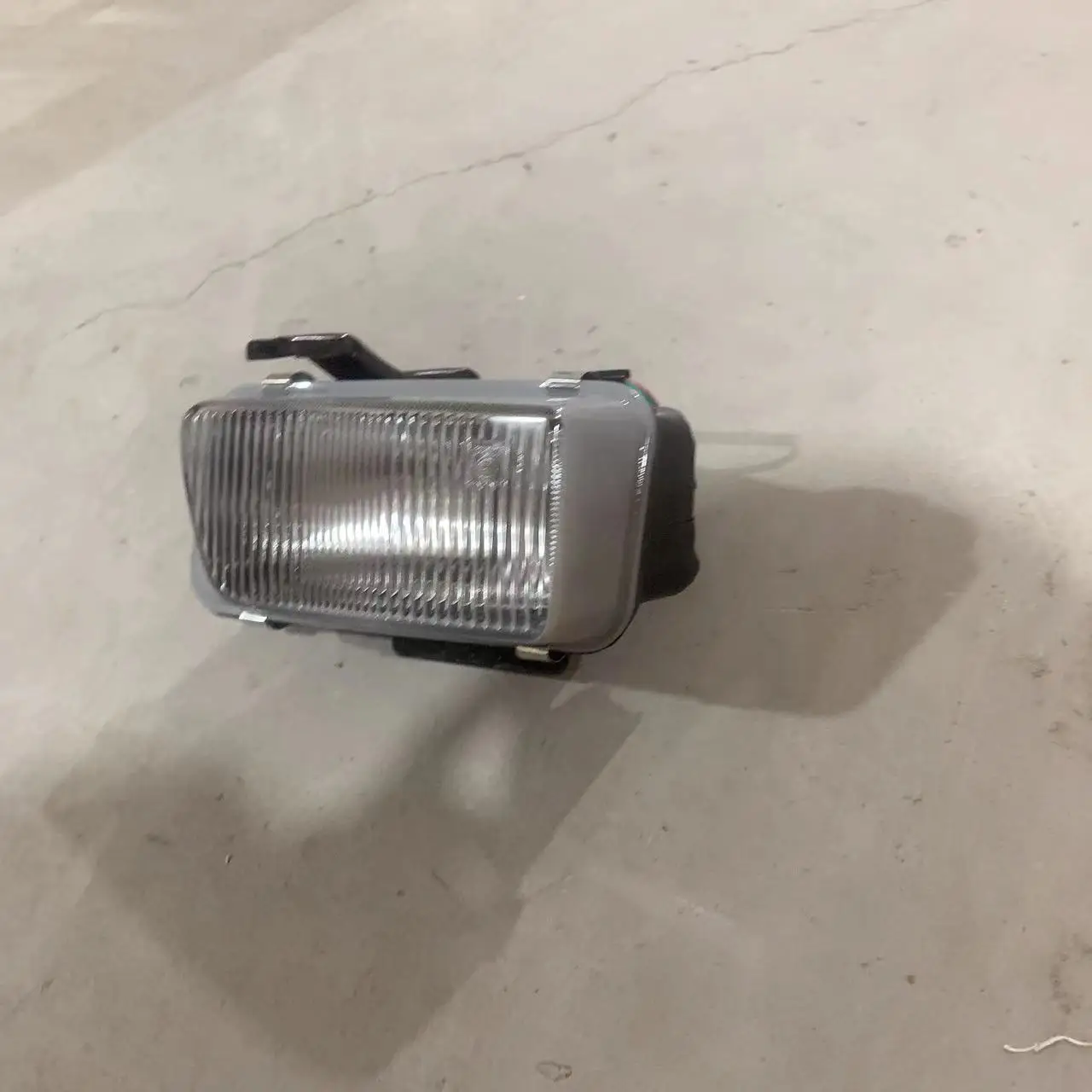 Truck aftermarket original replacement halogen bulb fog light for isuzu npr 700p nlr