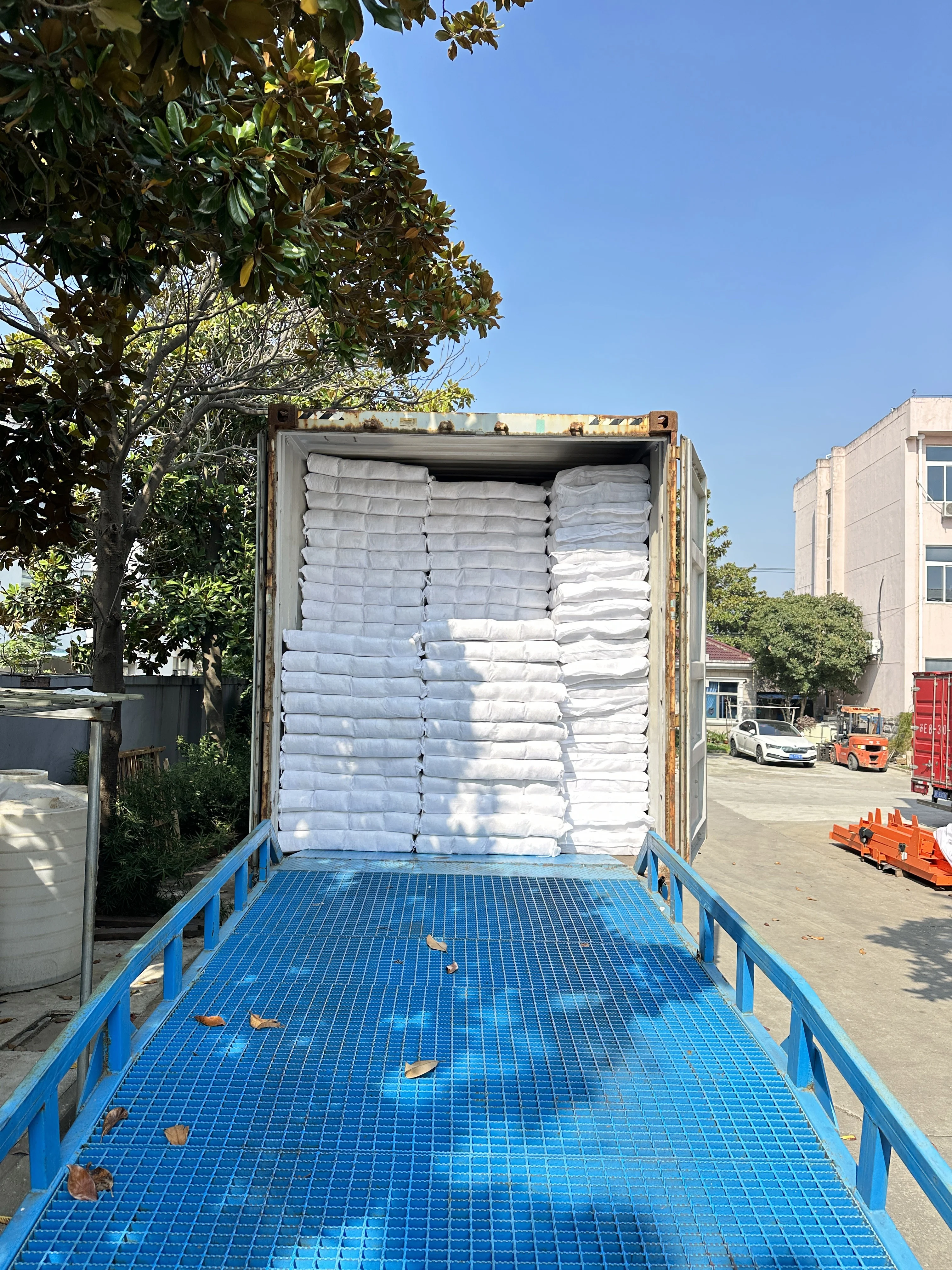 Recycling Industrial Wiping Textile Waste High Cotton Bed Sheet 100% Cotton Uncut Cotton Rags for Marine Painting Car Cleaning