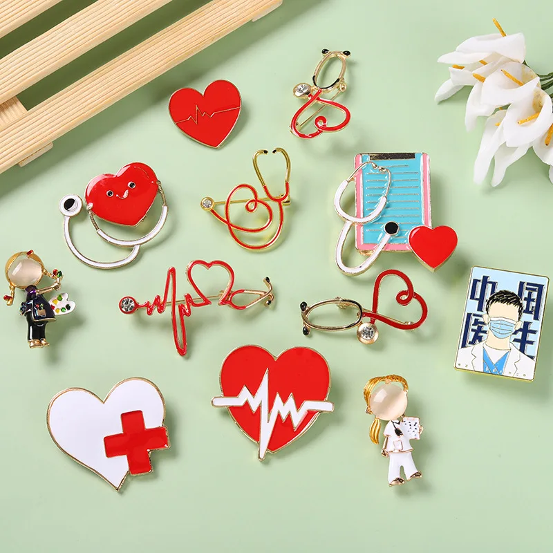 Hot Sell Stock Anatomical Heart Pin  Doctor Nurse Soft Enamel Stethoscope Lapel Pin Medical Coat Brooch Badge Pins