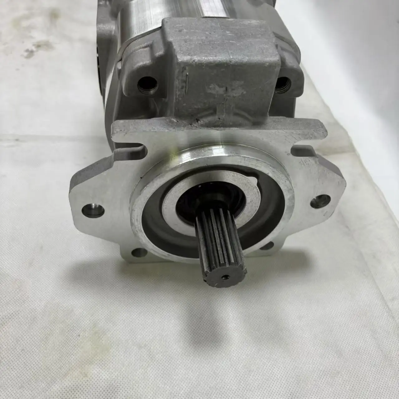 hydraulic gear pump WA380/400-5 705-55-33080  loader hydraulic work pump 705-51-30600  705-21-38100 7052138100 loader pump