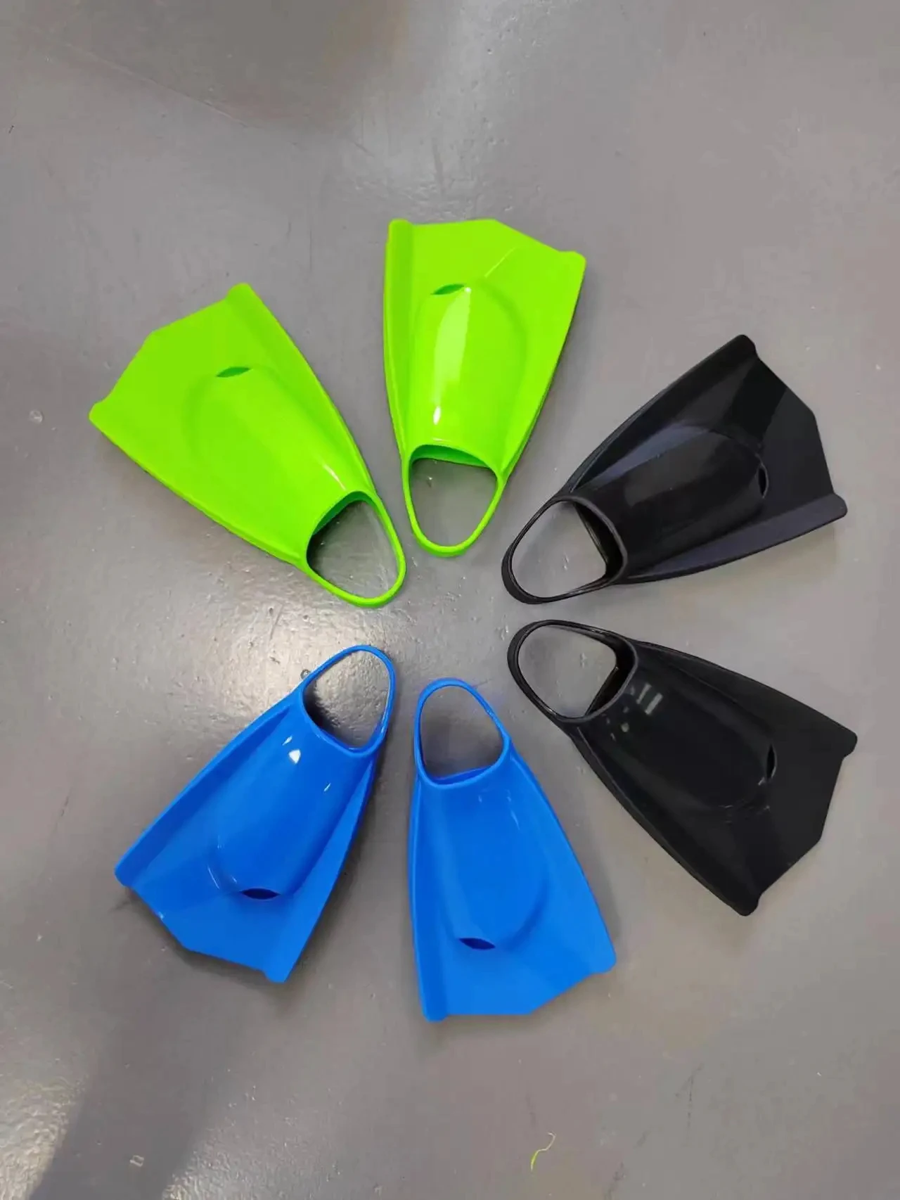 Wholesale Soft Silicone Freediving Flippers Us Divers Scuba Swimming Short Shoes Fins Custom Logo Swim Training Fins