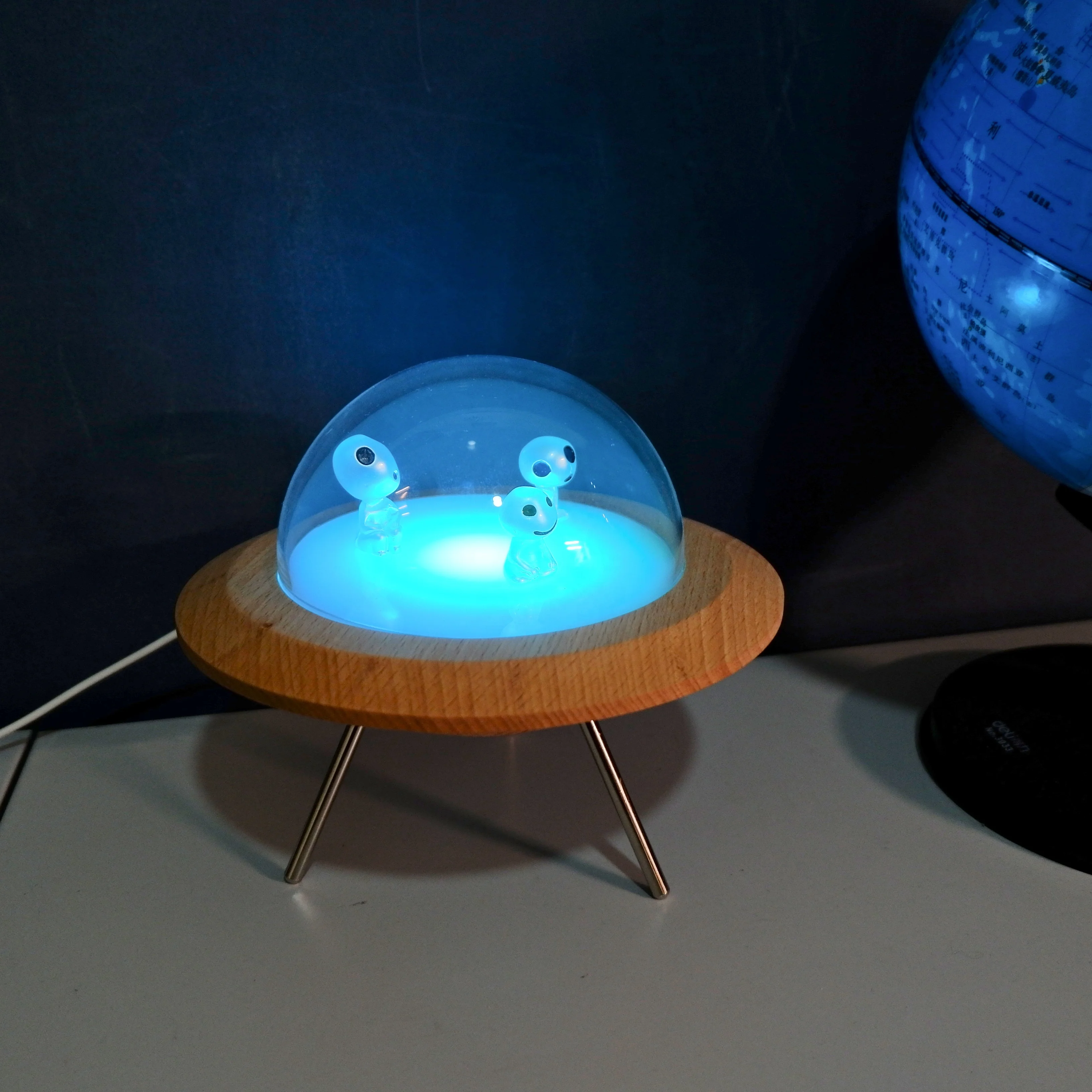 Space Alien UFO Night Light Lamp RGB Remote Control Wooden Decorative Table Lamp Space Age Lamp From Home Decoration