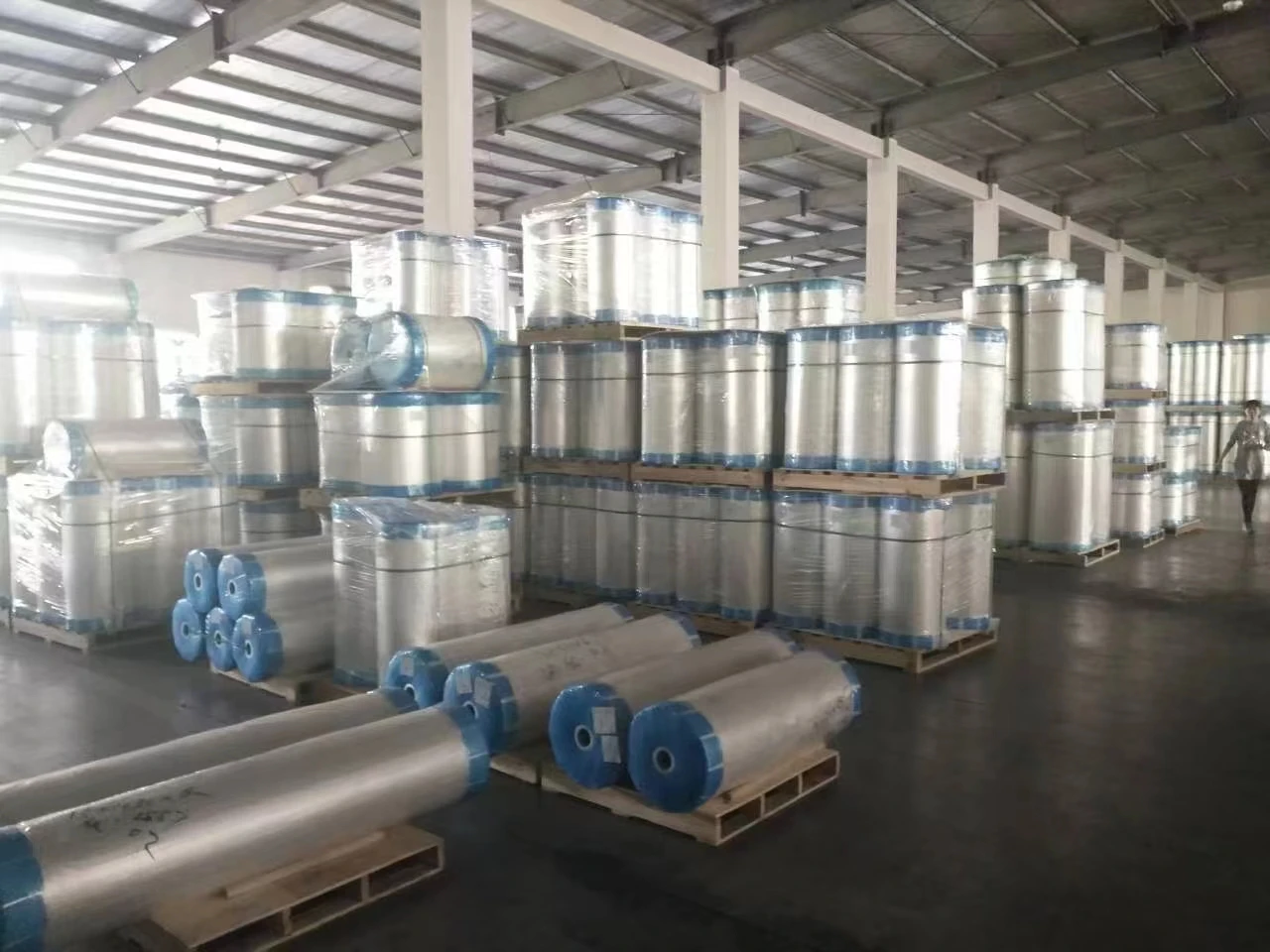 Bopet pet film 19 20 25 50 100 micron thickness anti-uv Heat sealing with corona in roll for frp fiberglass sheet making price