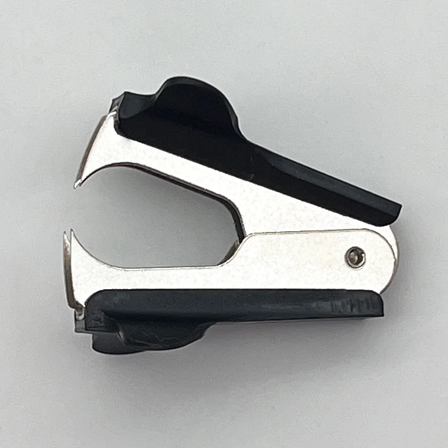 Mini size cheap wholesale black office supply jaw shape custom logo staple puller remover light portable stapler pin remover