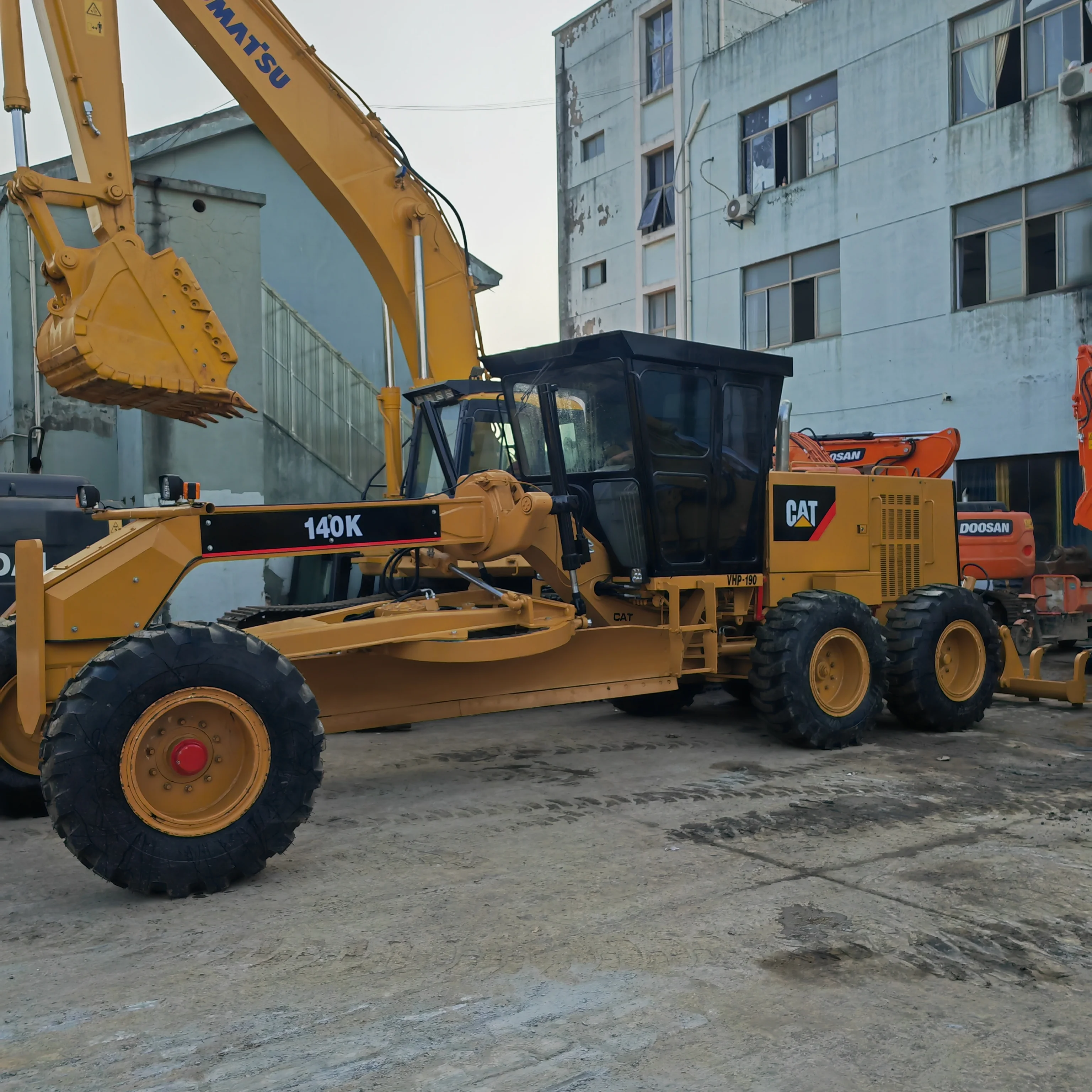 original used Japan CAT 140K machinery used translation machine  CAT 140K road working machine for sales