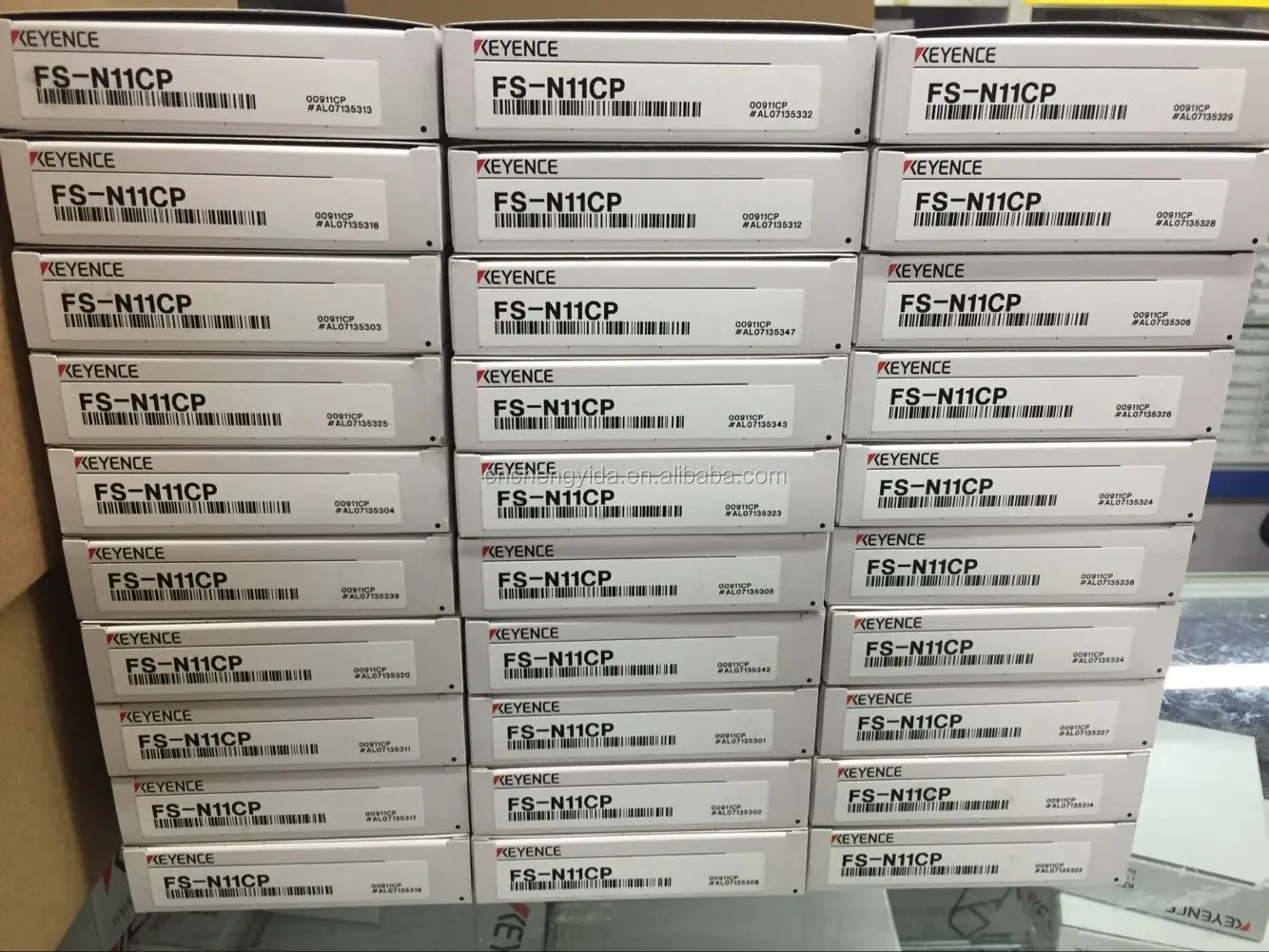 KEYENCE  Digital Fiber Optic Sensors  FS-N11CP  Fiber Amplifier    M8 Connector Type   PNP  New original