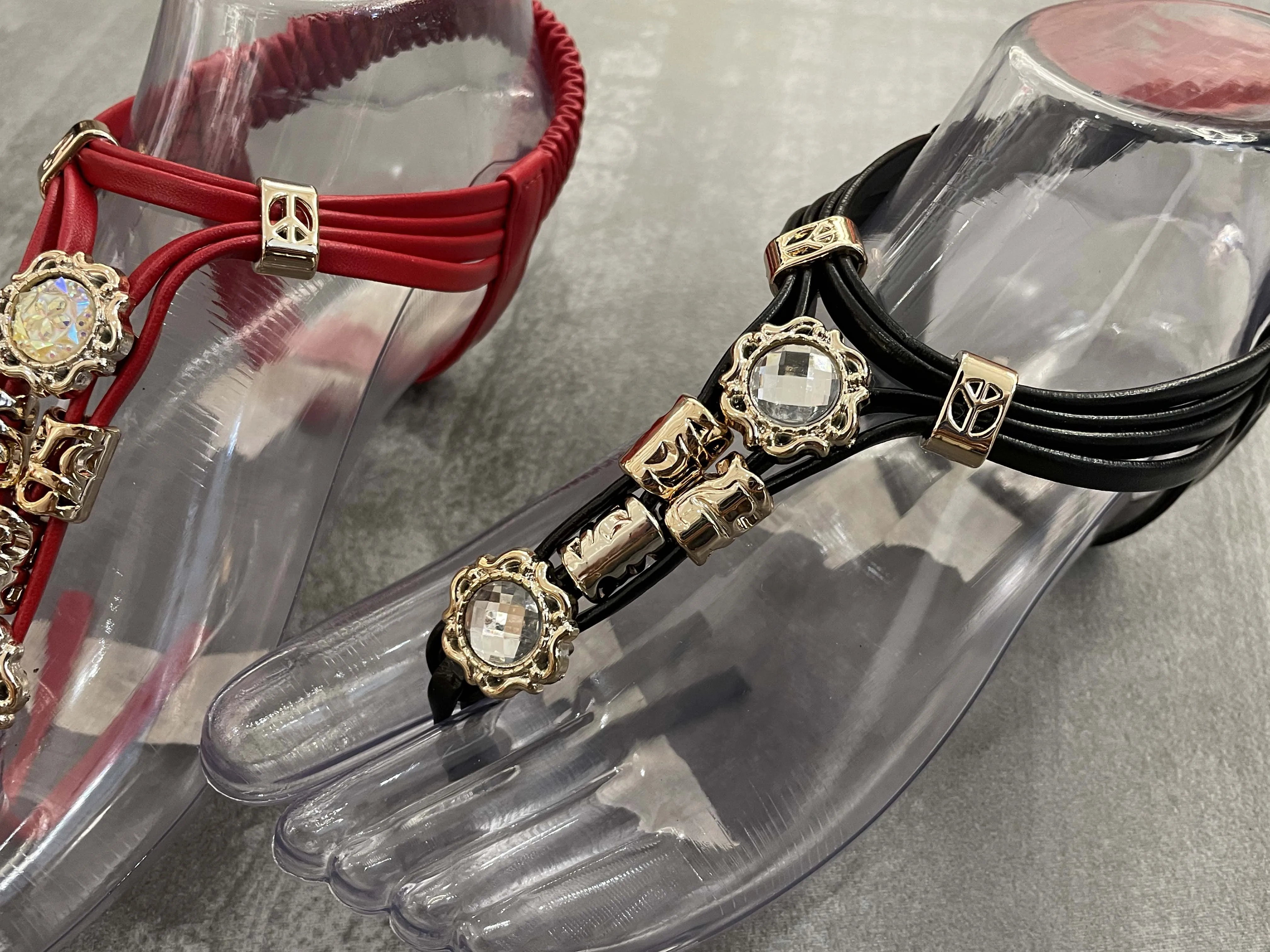 Прямая продажа с завода, женские сандалии из искусственной кожи, декоративный верх