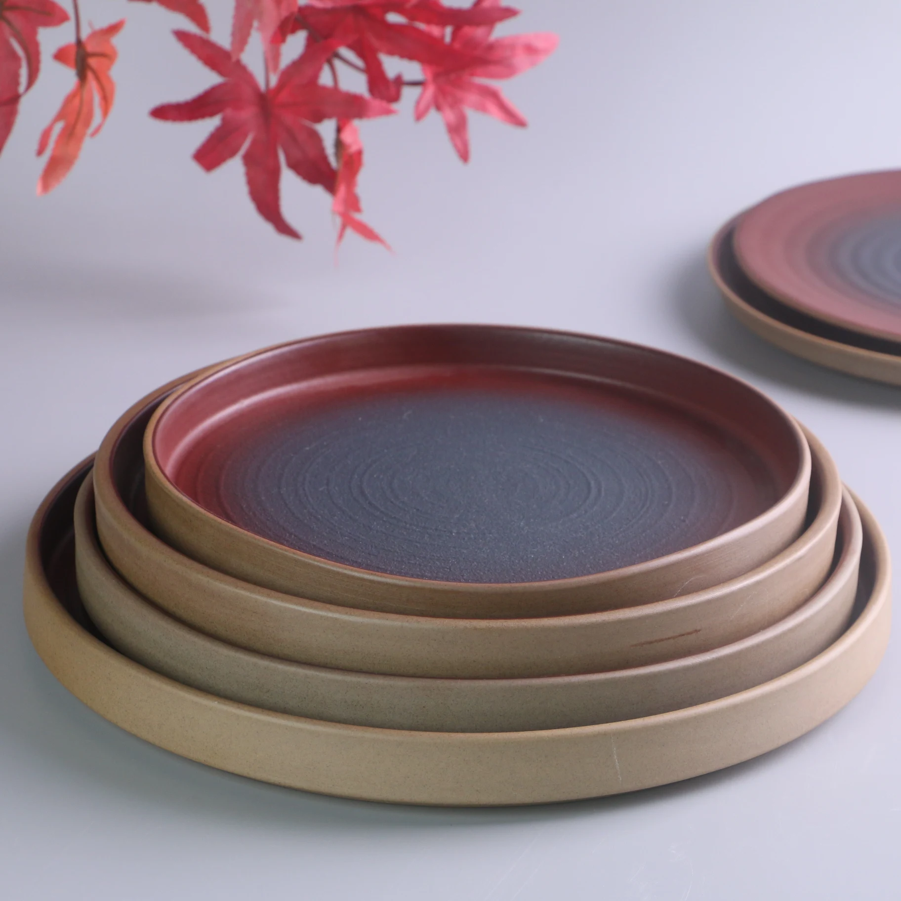 Creative restaurant tableware red Nordic round dinner plate serving tray ceramic disc dinnerware wholesale ceramic plate