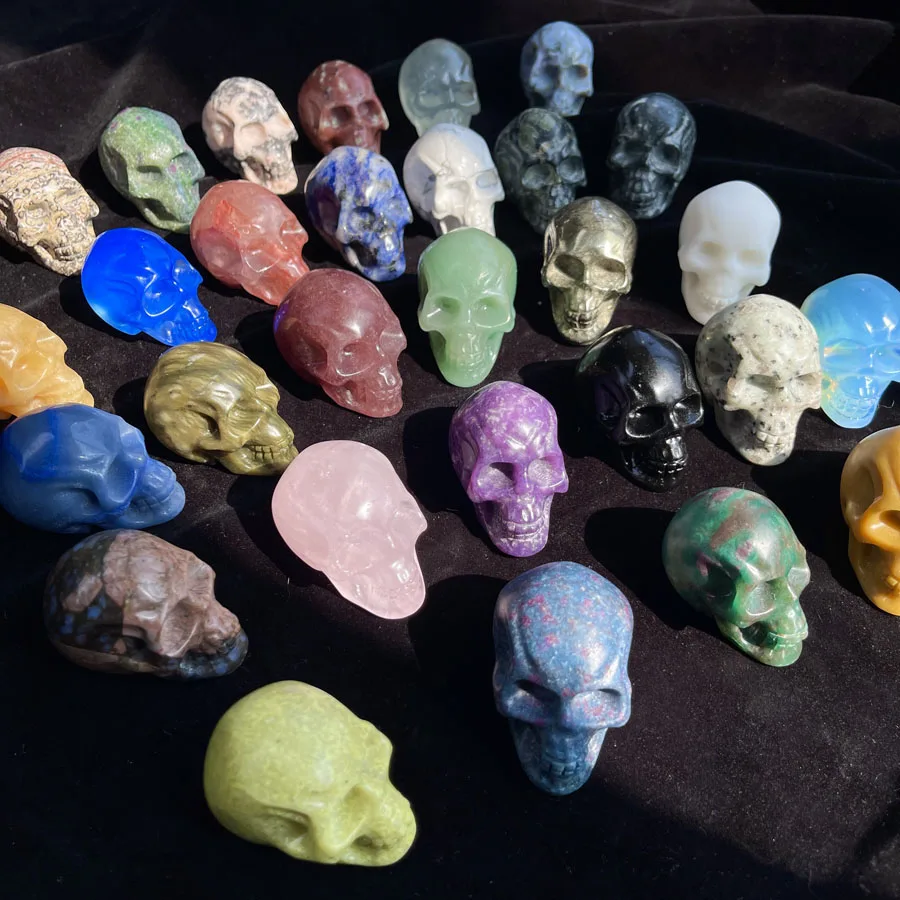 Wholesale 2 Inches Donghai Quartz Crystal Hand Carved Mixed Crystal Skulls For Healing Stones Decoration