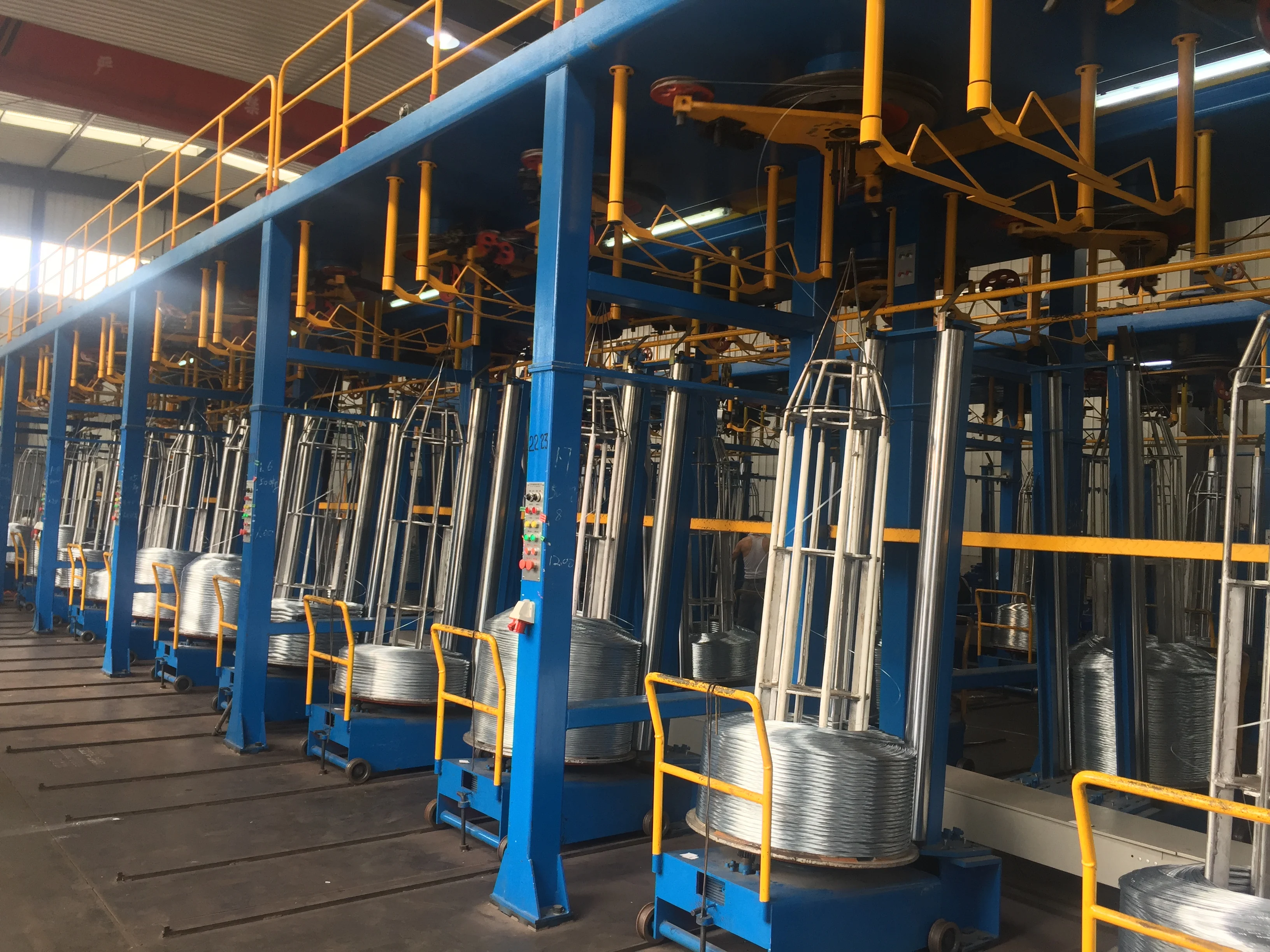 Continuous type hot dip galvanizing production line for steel tube wire