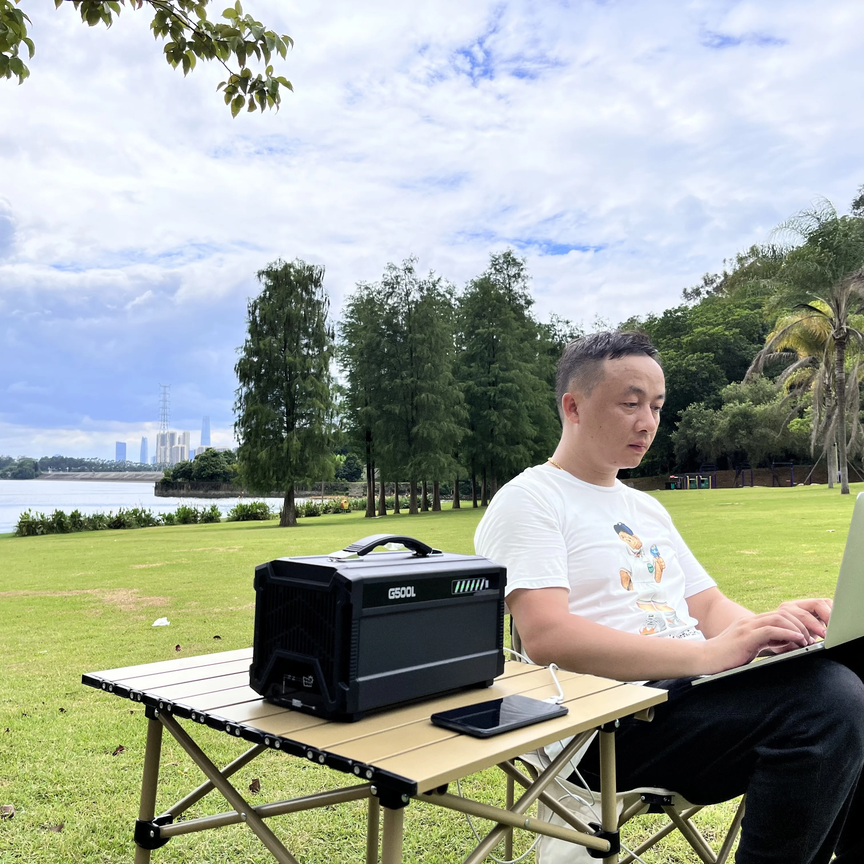 Trending Products 2023 New Arrivals Rechargeable Batteries Power Stations Portable Solar Power Station