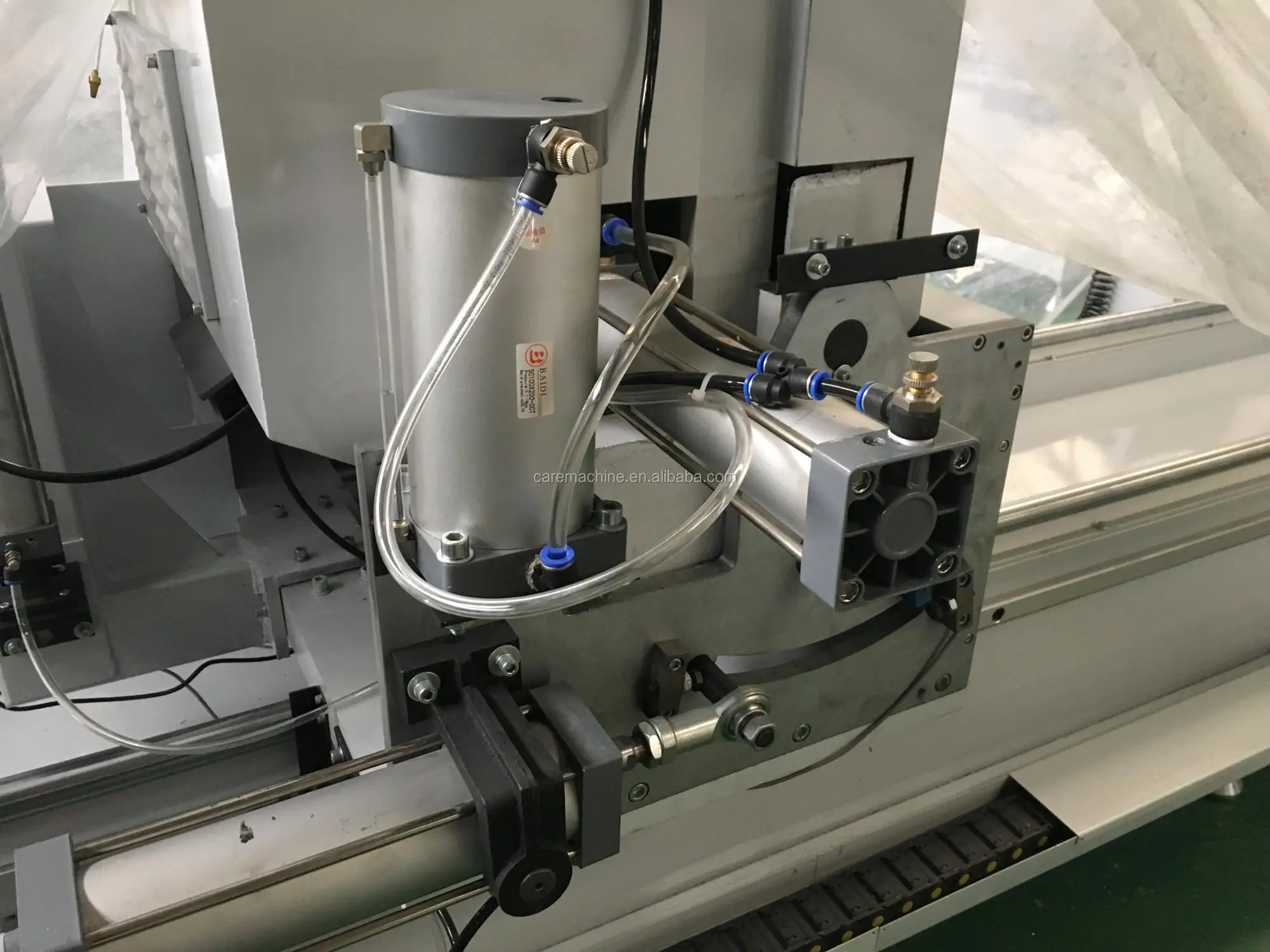 Двухсторонняя Торцевая пила с ЧПУ для окон и дверей