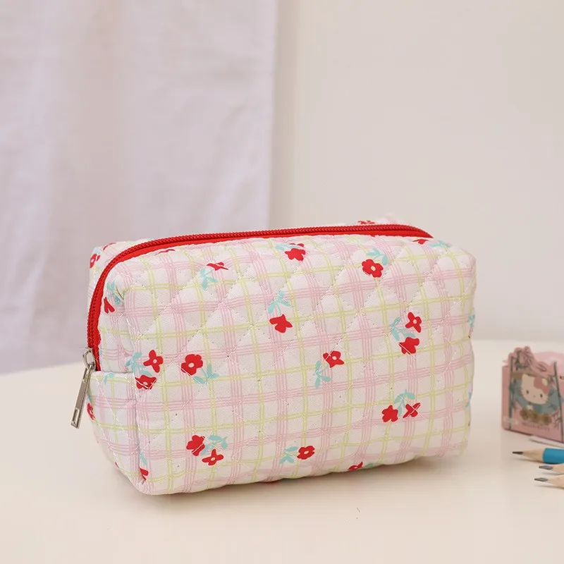 Pro wholesale storage bridesmaids lip cosmetic cotton fabric quilted cute pouch terry cloth custom makeup bag