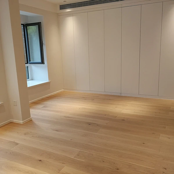 Natural color matte lacquered european oak  Flooring