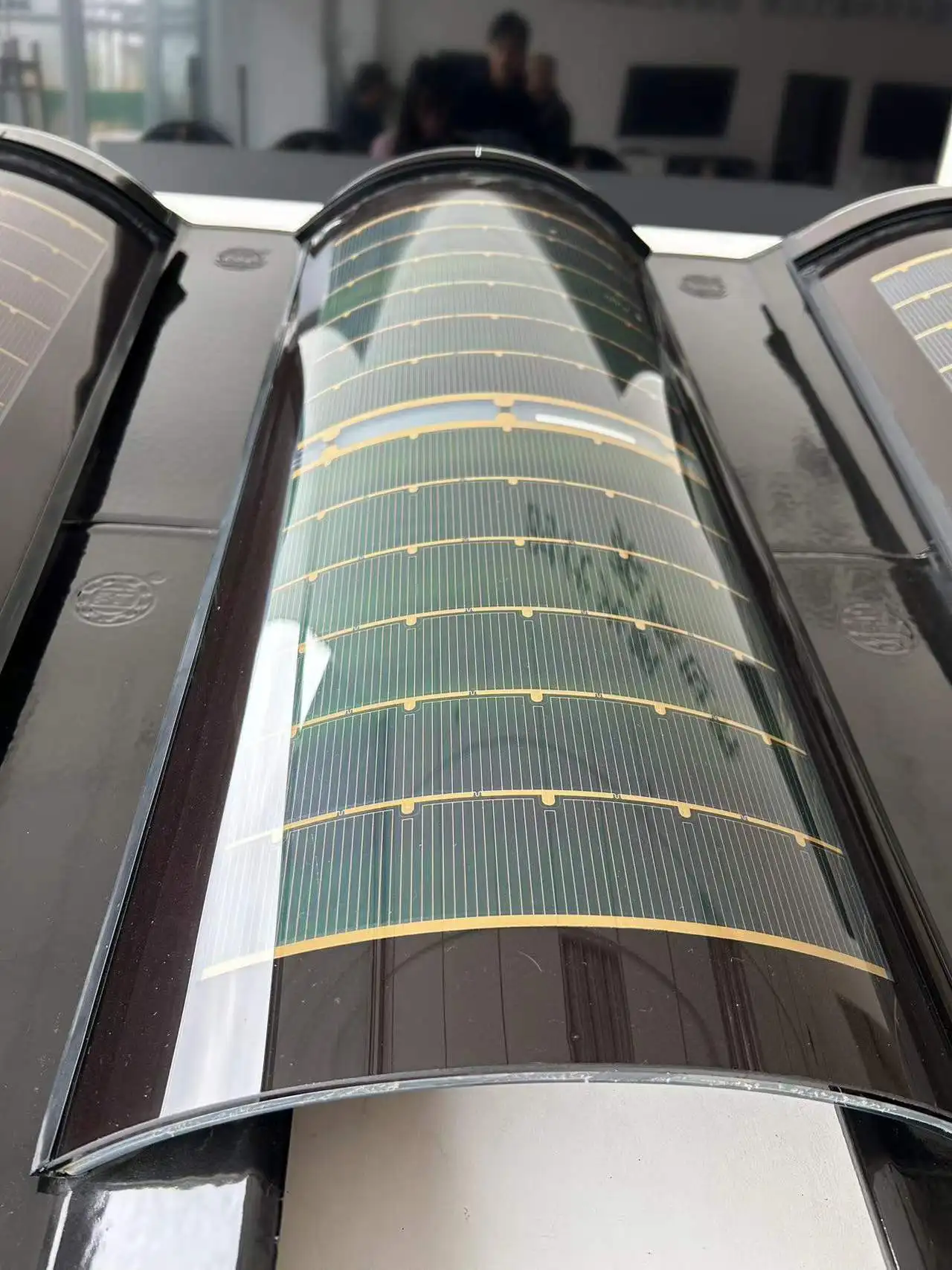 Wholesale 30w Black Red Green Solar Panels Thin Film Solar Roof Curve Cigs Curved solar panel curved solar roof
