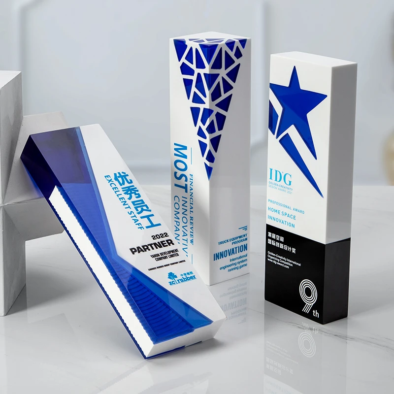 Wholesale Custom Plastic rectangle Trophy Blank laser printing Award prize sport personalized Resin trophy with red blue star