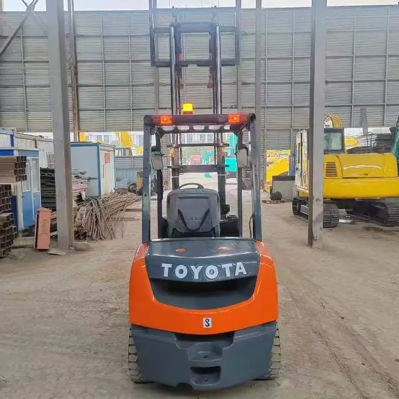 Оригинальный импортный маленький toyota 8F 3 тонны вилочного погрузчика сделано в Японии с высокой производительностью высокое качество экономичный