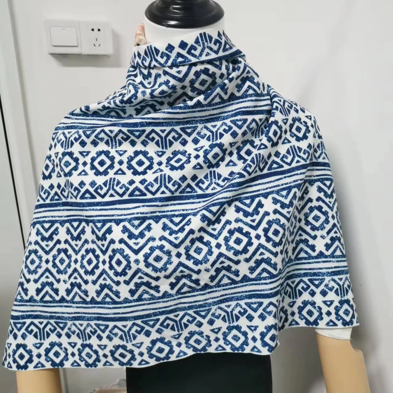 Stripe popular custom digital printing small order quantity at a favorable price printed on any base fabric