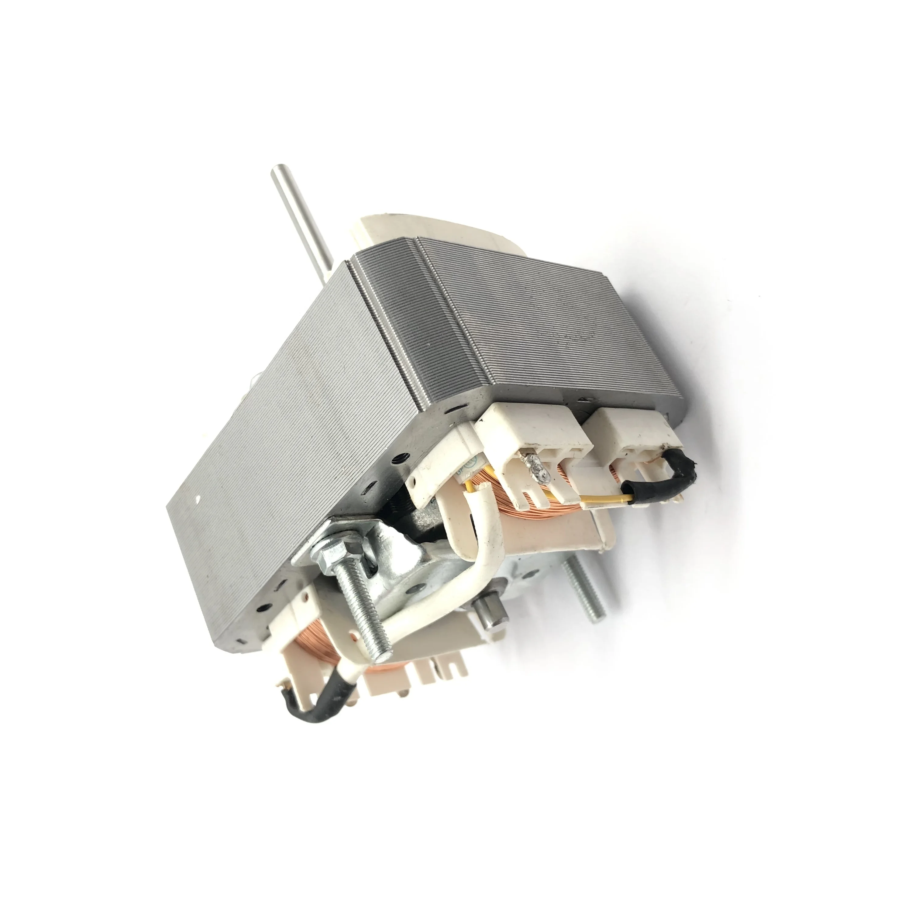 Китайские производители затененных полюсных двигателей производят однофазный 220 В переменного тока затененный полюсный двигатель для серии 68