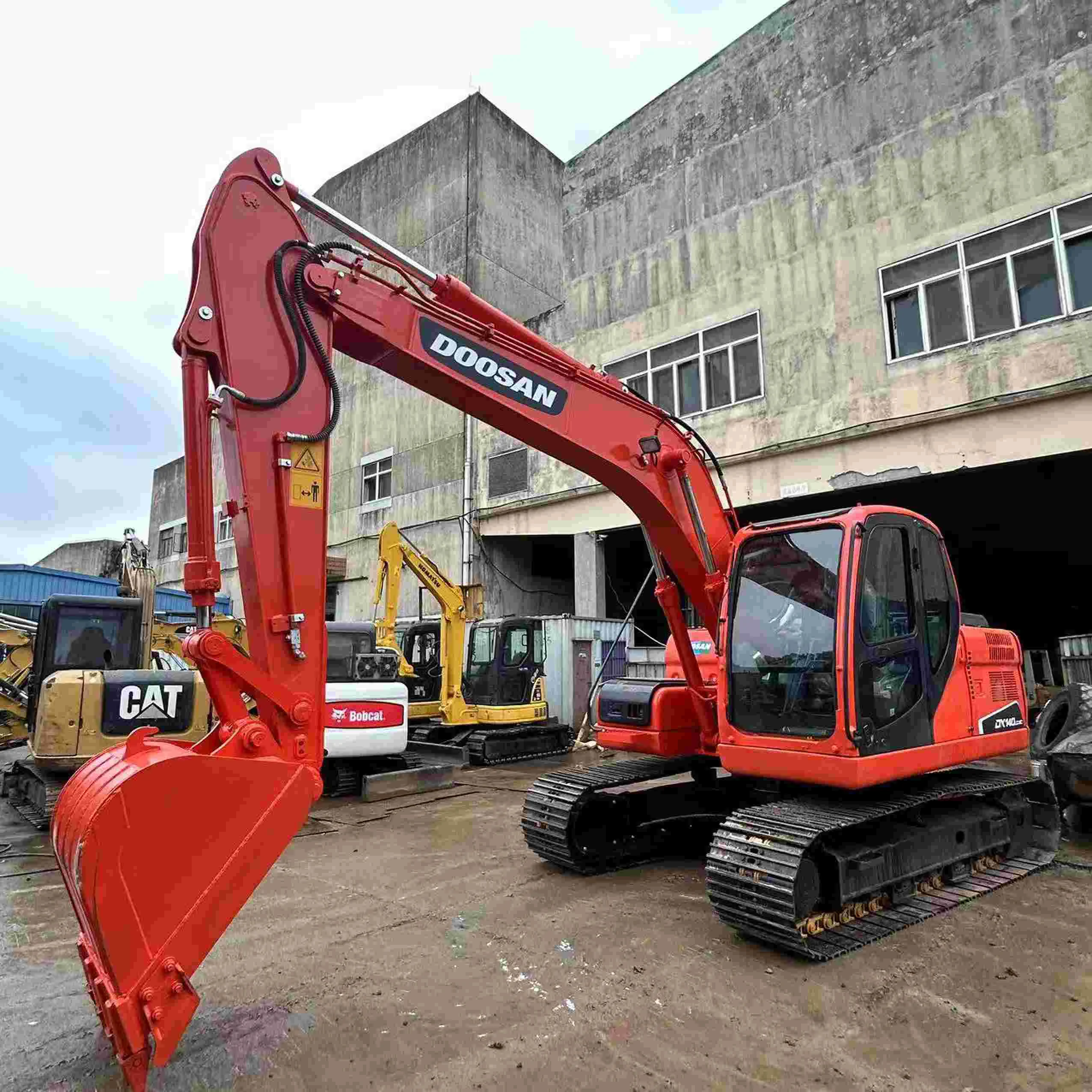 14-тонная Лучшая производительность используется оригинальная Корея Doosan DX140LC-9c DX 140 150 225 300 Гидравлические Гусеничные экскаваторы в хорошем состоянии