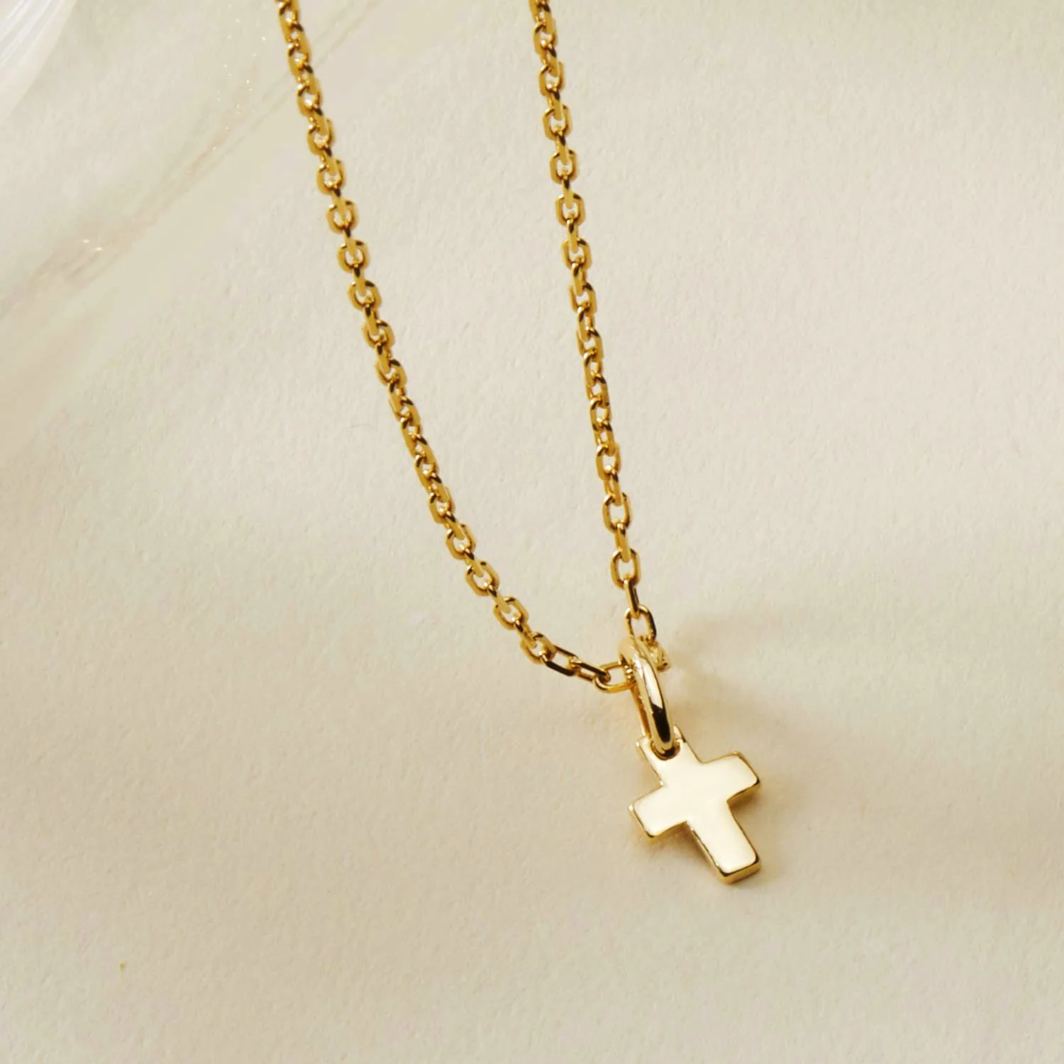 Mini Cross Charm Necklace Fashion Simple Stainless Steel 18k Gold Cross Pendant For Women