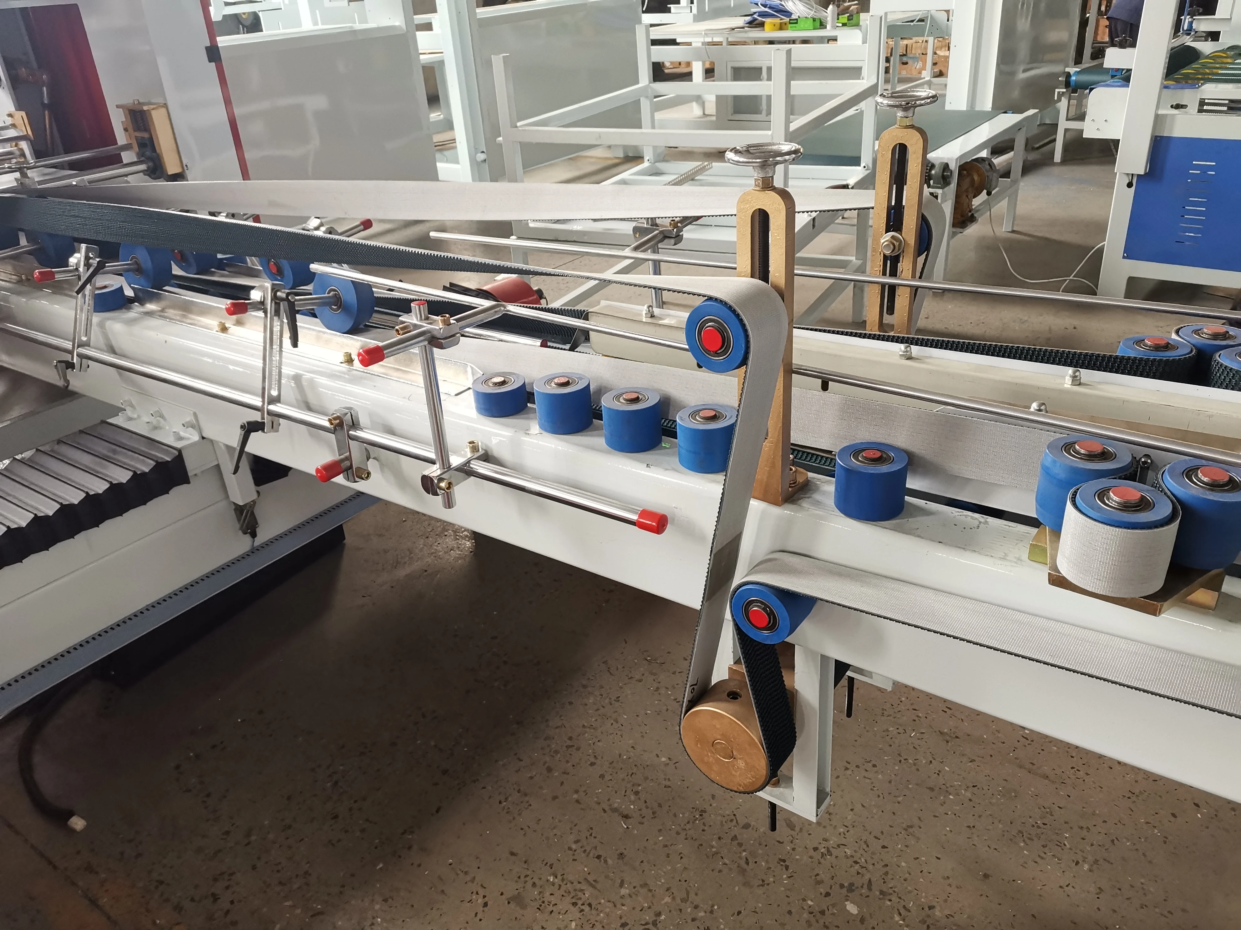 Corrugated carton box automatic folder gluer
