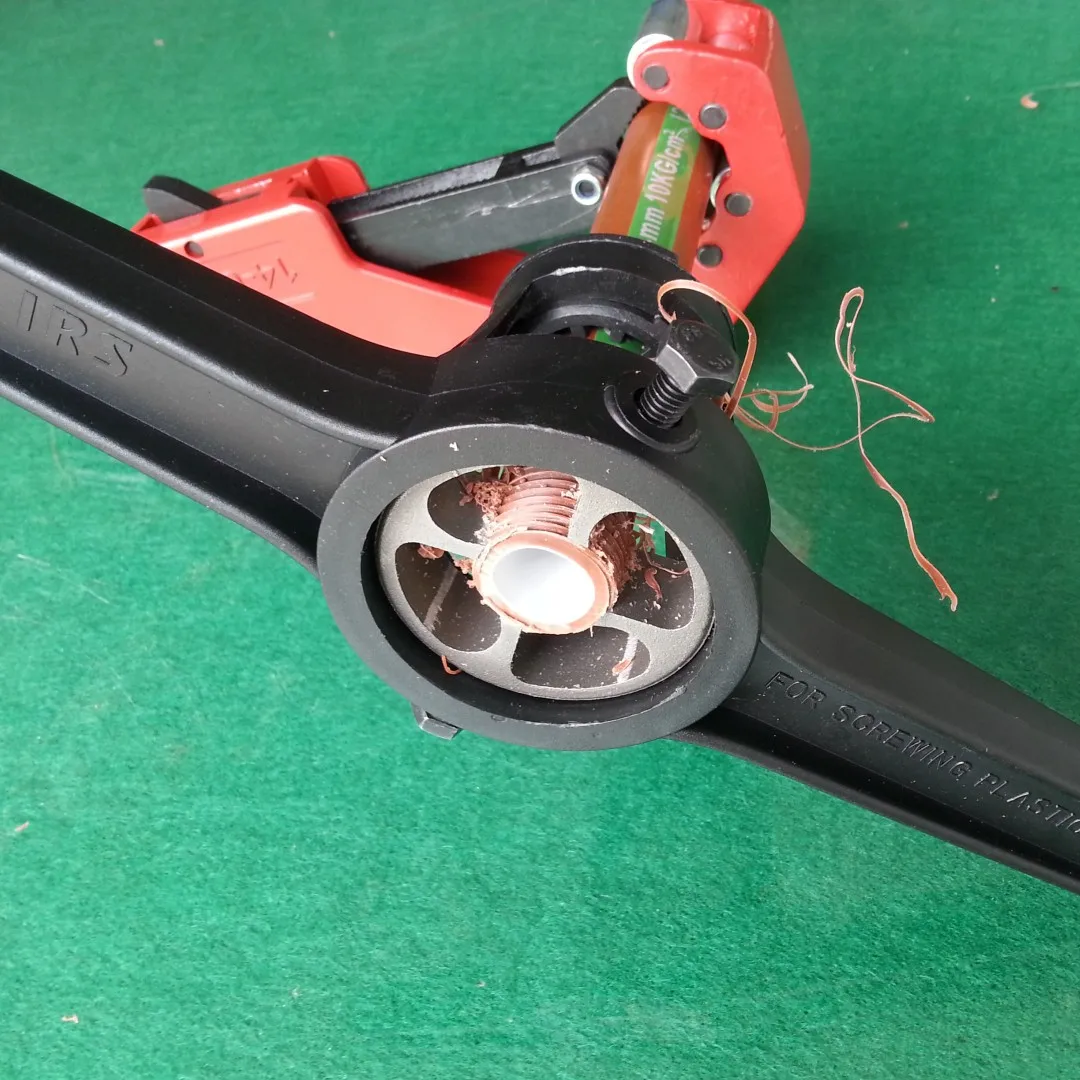 factory direct sales of reddish-brown all plastic threaded IRS /IPS/PPH PIPE HOLDER&CUTTER