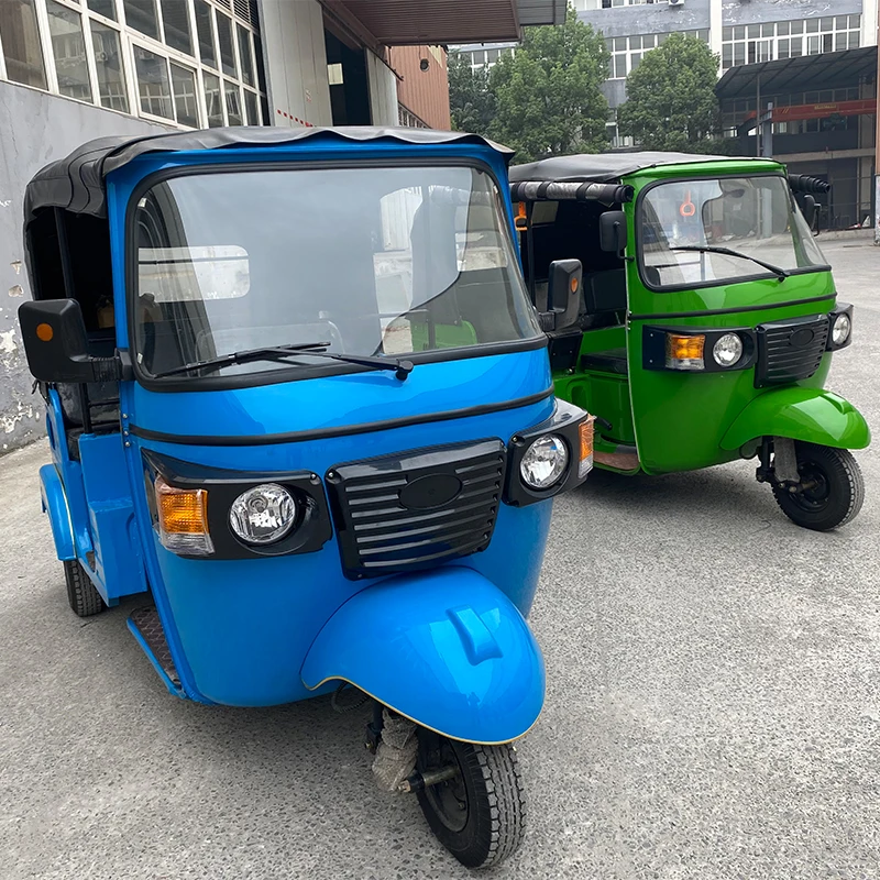 Passenger water-cooled engine 200CC motor tricycle Bajaj