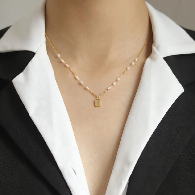 2023 Beaded Natural Freshwater Pearl Necklace Thin Chain Choker Necklaces for Women French Baroque Elegant Minimalist Jewelry