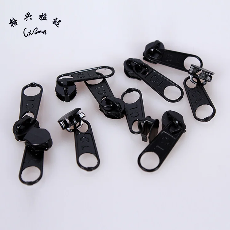 No 5 colorful Zipper Pull Custom Long Plate Nylon Zipper Slider For Luggage