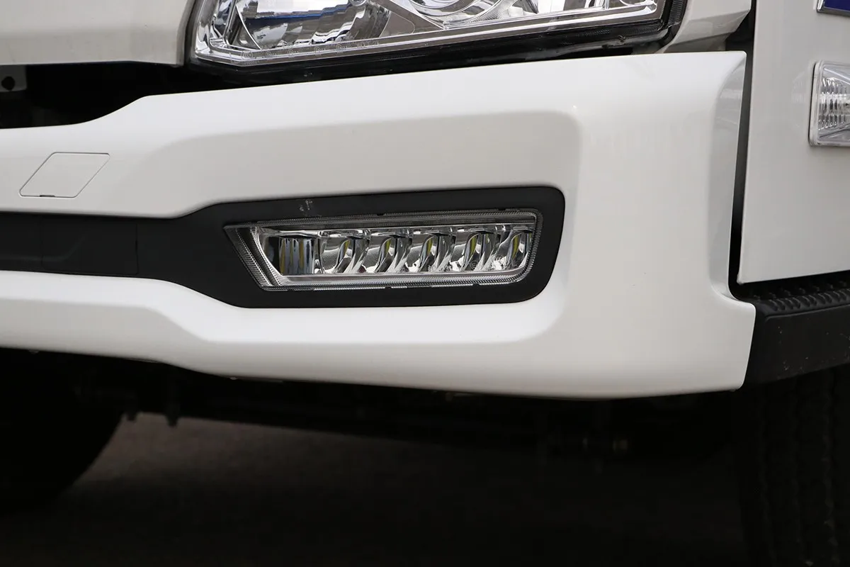 with big battery 4 ton 300hp light used 4*2 electric van cargo box truck  for cargo