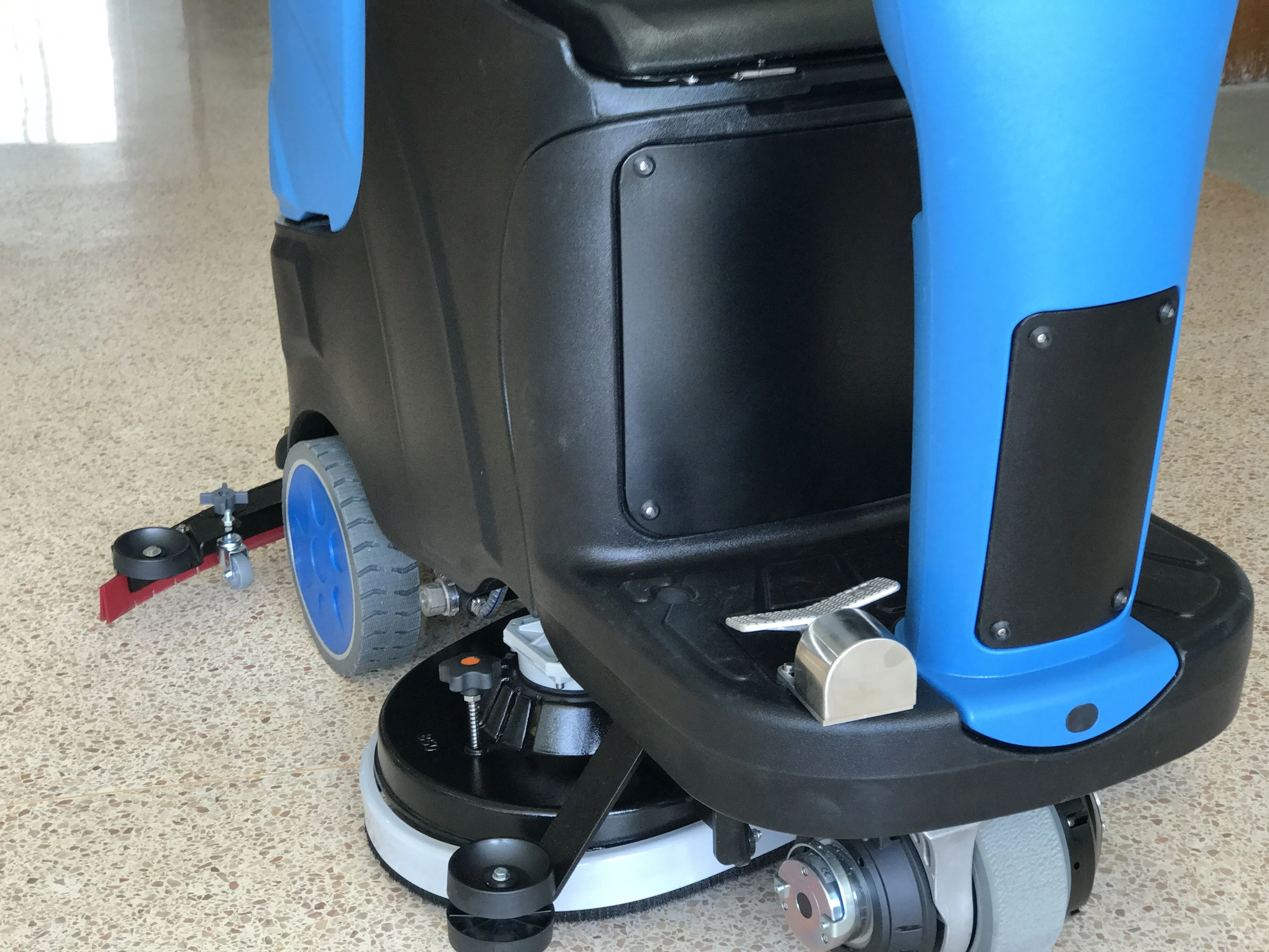 MLEE-850BT Battery Wet Dry Floor Sweeping Machine Gym School Airport Concrete Marble Tile Floor Scrubber