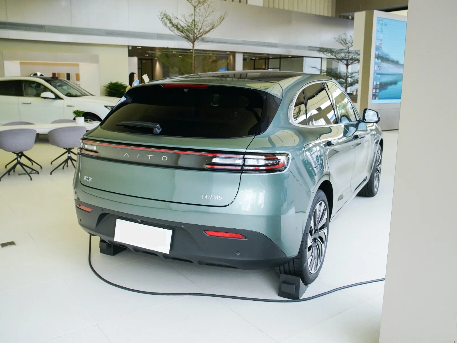 2023 Aito Новый Ev Car 4-колесный аккумулятор с усилителем левое рулевое управление Hua-wei M5 электромобиль
