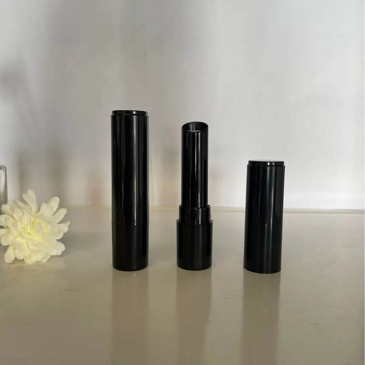Direct Factory Sales Plastic Lip Gloss Tube With Applicator 11.1mm slanted solid lip wax lipstick shell 3g
