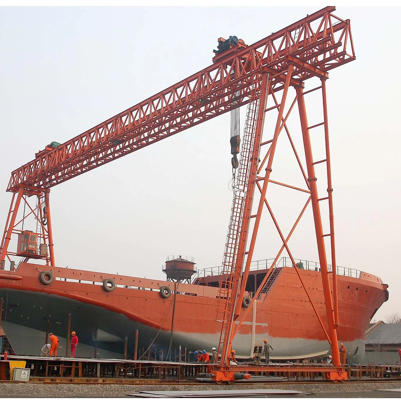 Hot Selling 01 container gantry crane 35 ton gantry crane travel lift boat double beam mobile gantry crane