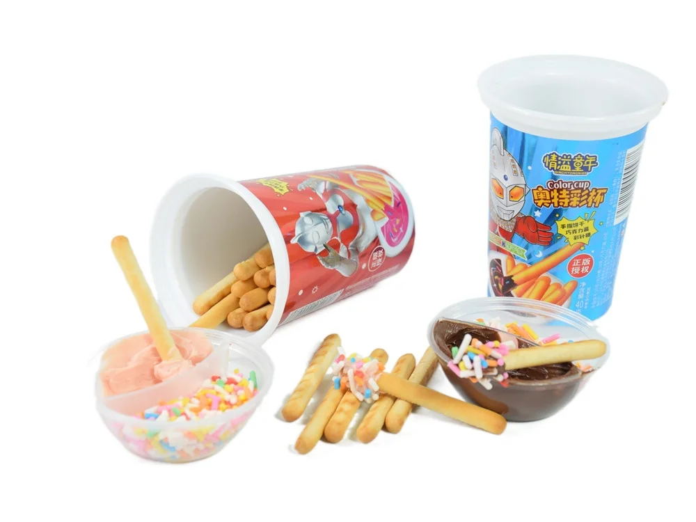 Chinese Snacks Food Children Chocolate Candy Wafers Strawberry Cream Mini Sticks Biscuits Chocolate Finger Biscuits Snack Cup