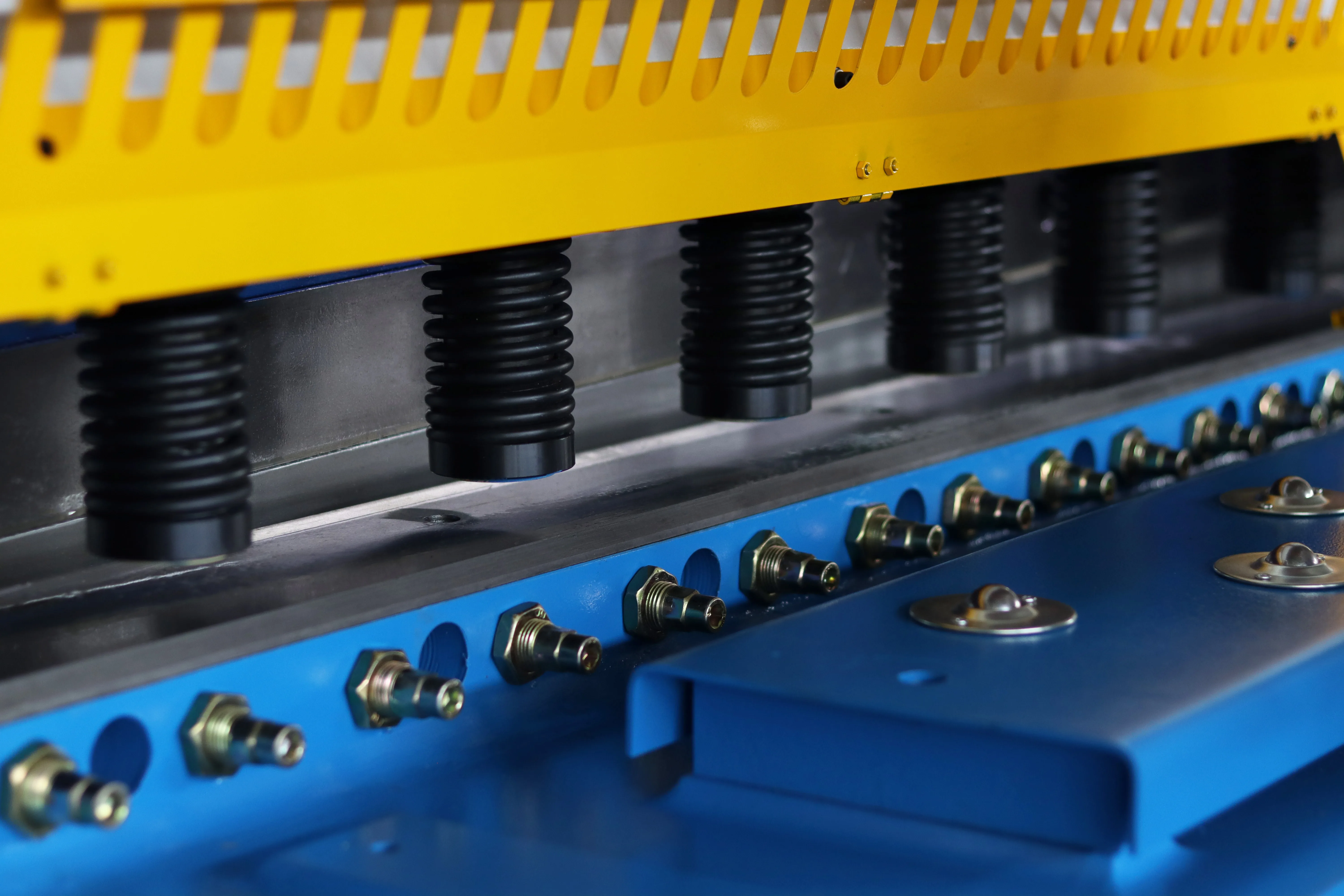 Fully Automatic Easy to Operate QC11K-12x3200mm Automatic CNC  Sheet Metal Cutting Machine Guillotine Shearing Machine