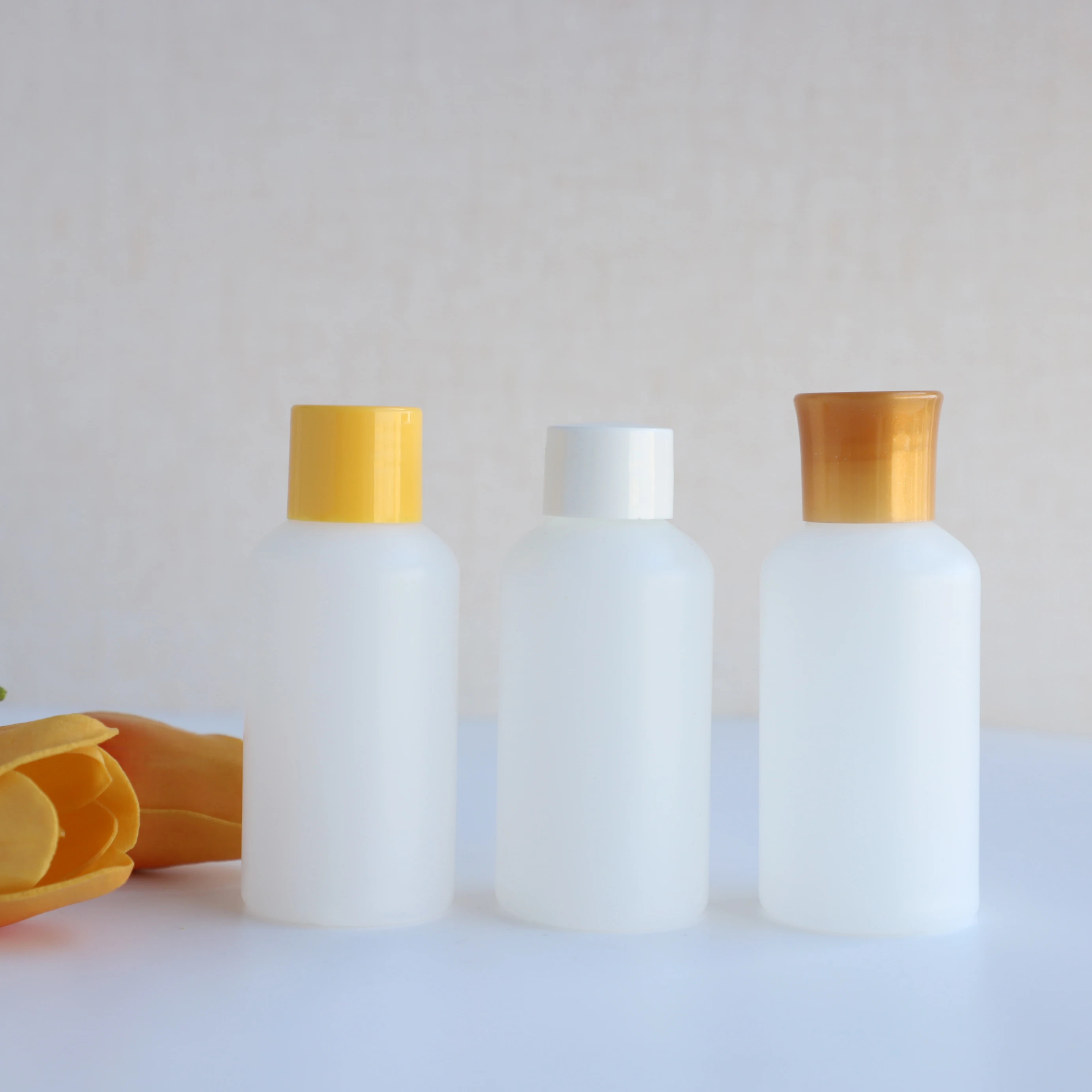 Hot Selling Custom Cosmetic Packing Biodegradable Plastic HDPE Toner Lotion Bottle