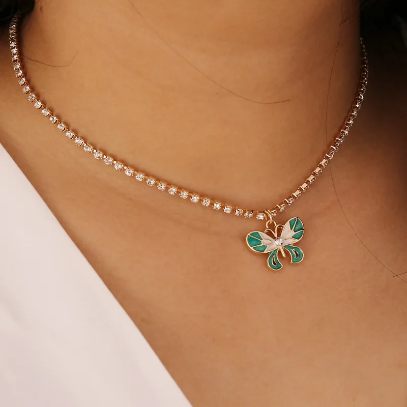 Explosive fashion butterfly necklace simple personality electroplating alloy torque chain pendant locket choker necklet