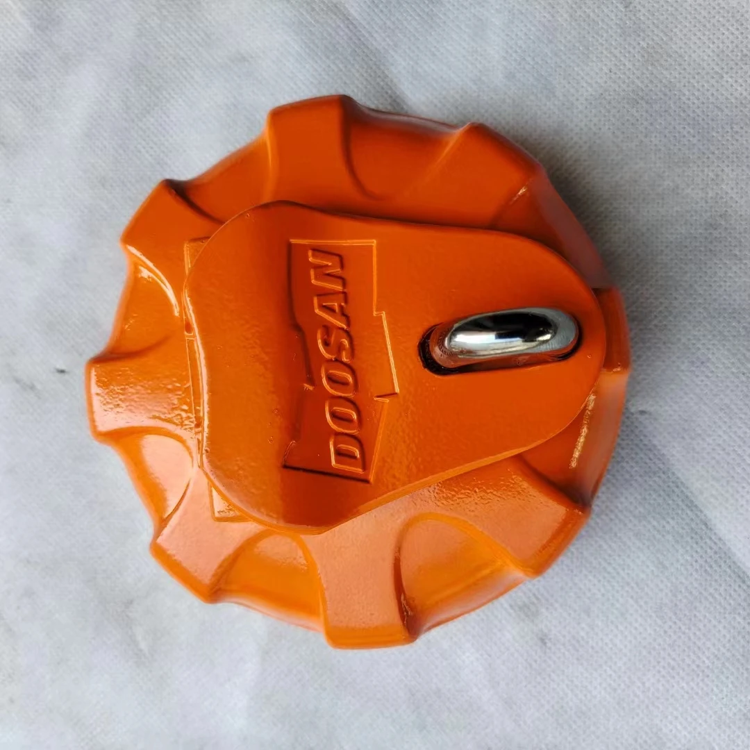 Doosan Daewoo Hyundai Bobcat Excavator Diesel Fuel Tank Oil Cover Cap Doosan Engine Oil Filler Cover 110508-14949A 110508-22778