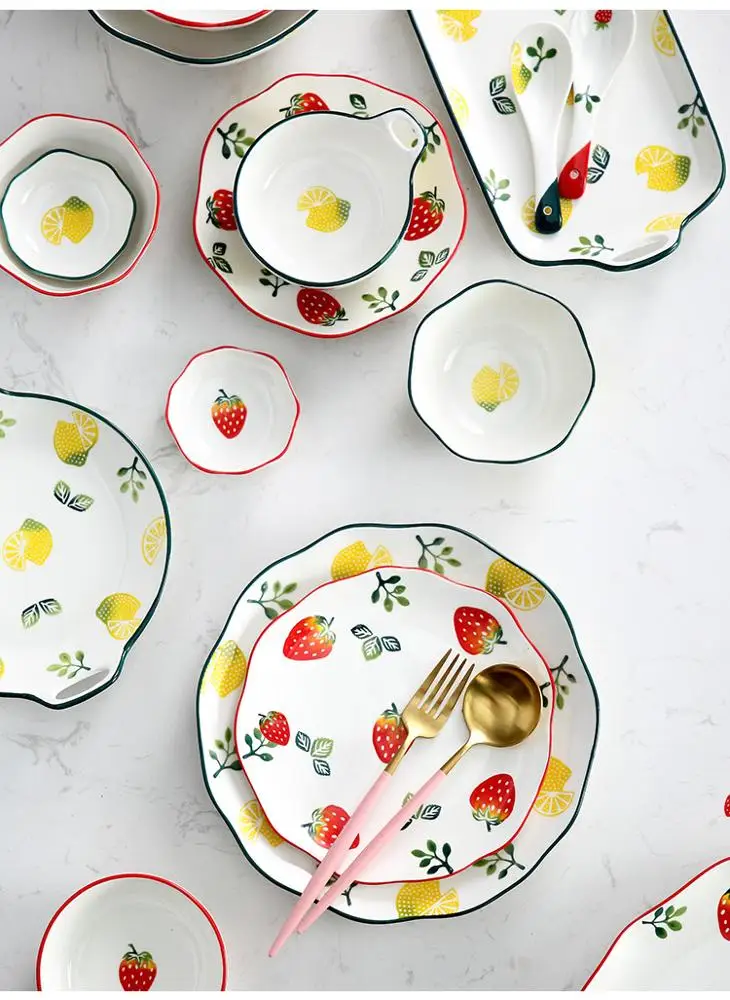 New Arrival Porcelain Handpaint Strawberry Dinner Set