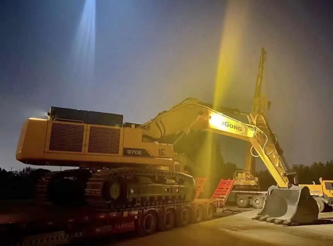 Liugong Brand Large Digger Clg970e 70500kg Mining Crawler Excavator