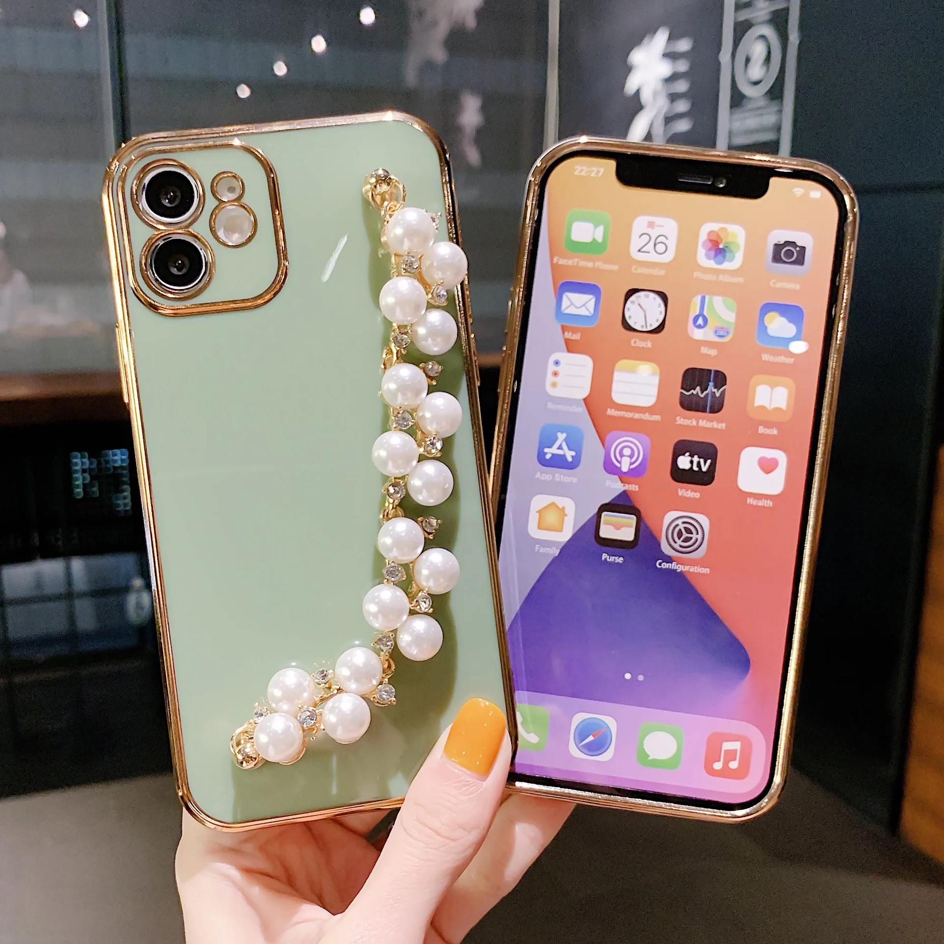 electroplate Pretty Camera Protector Flower cover Diamond Stone Pearl Bracelet Phone Case For iPhone 11 12 14 13 Pro Max Cases