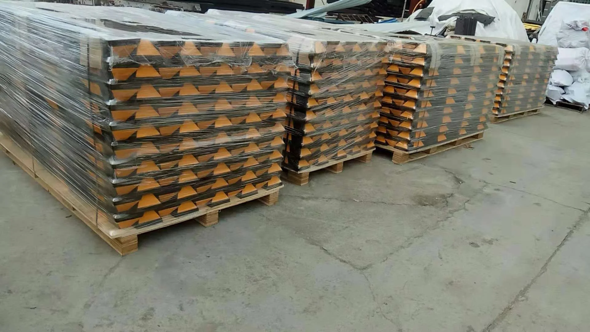 Visibility Parking Wheel Stoppers Striped Rubber Wheelstop Parking Blocks