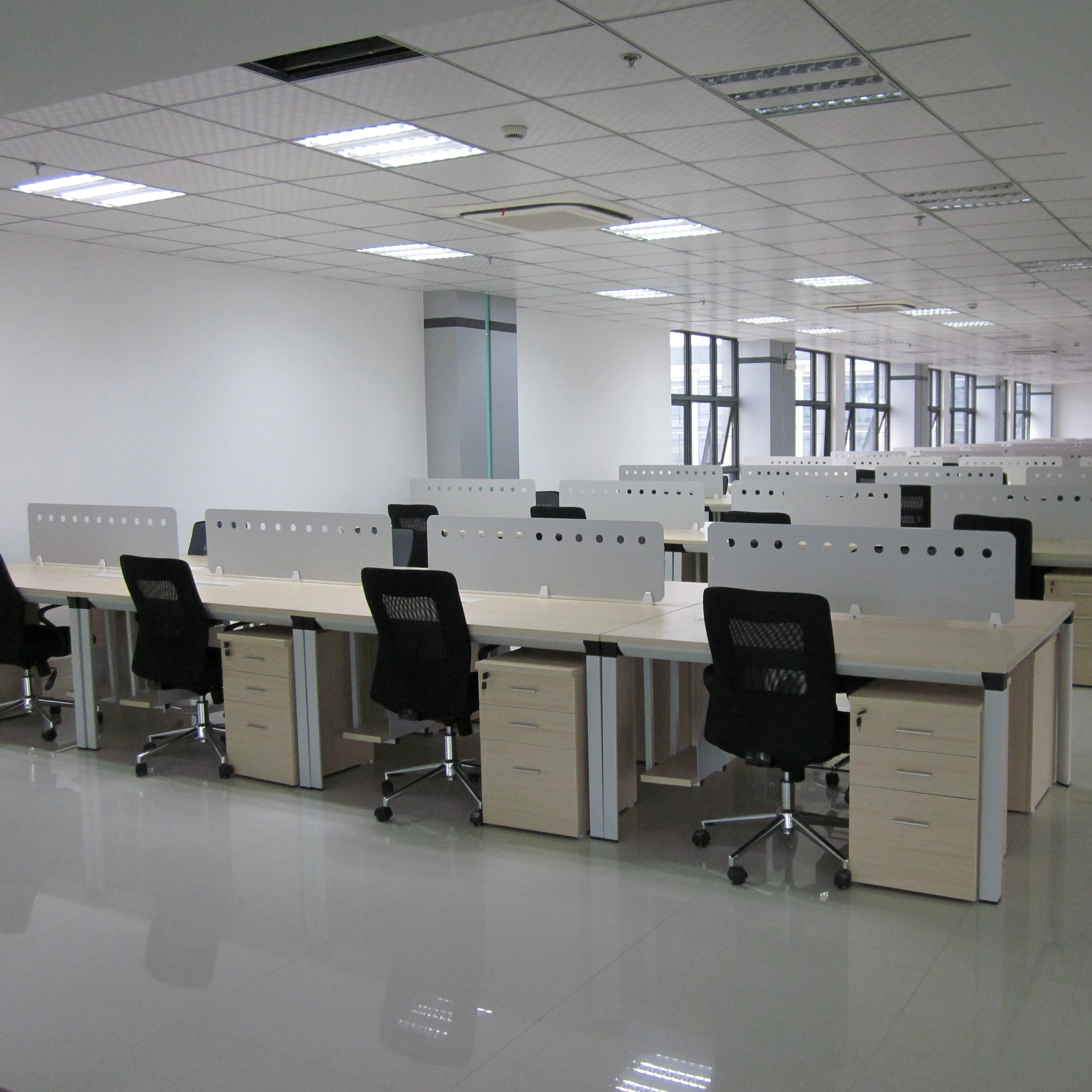 
elegant triangle tube metal table frame office workstation desk for open space 