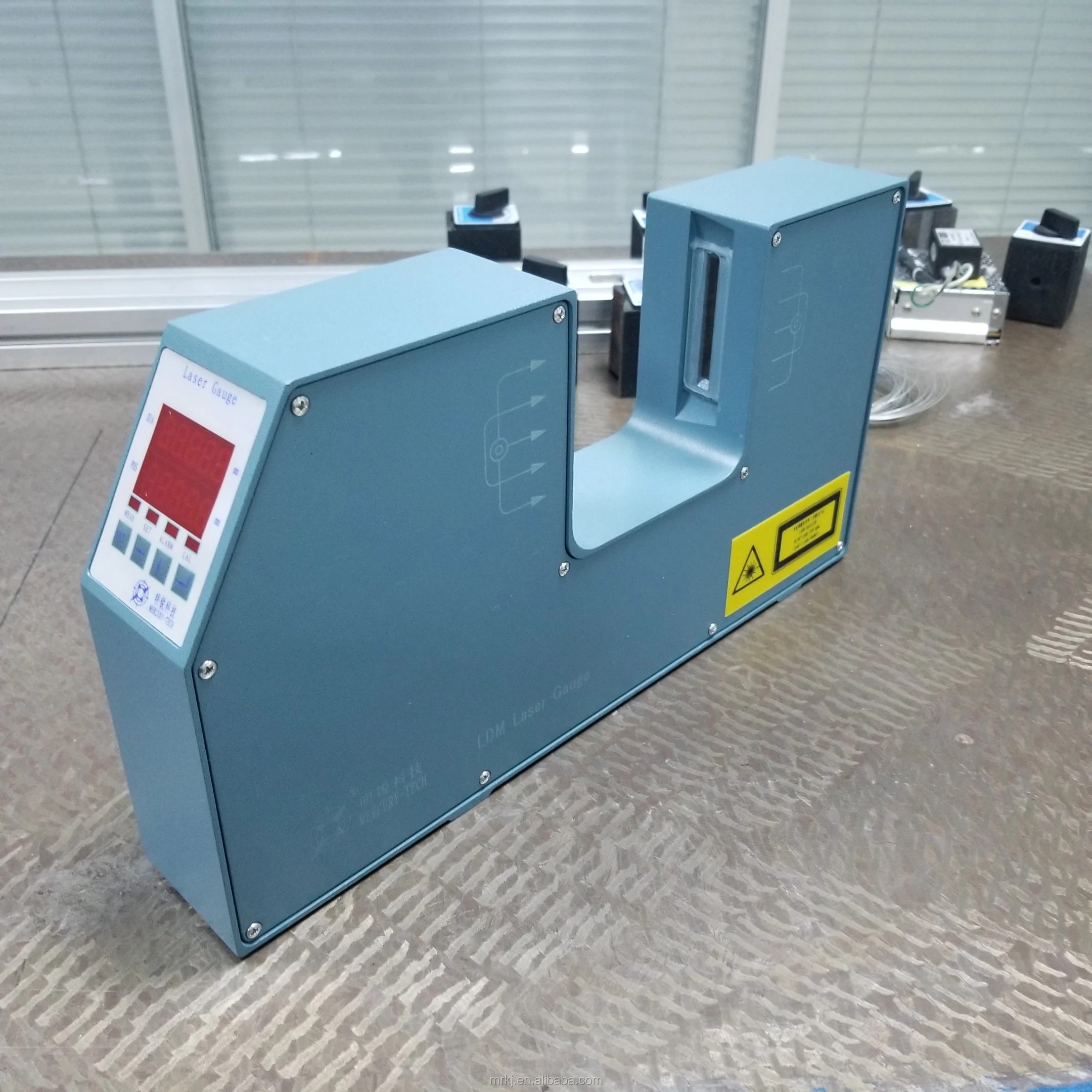 laser gauge wire diameter measurement