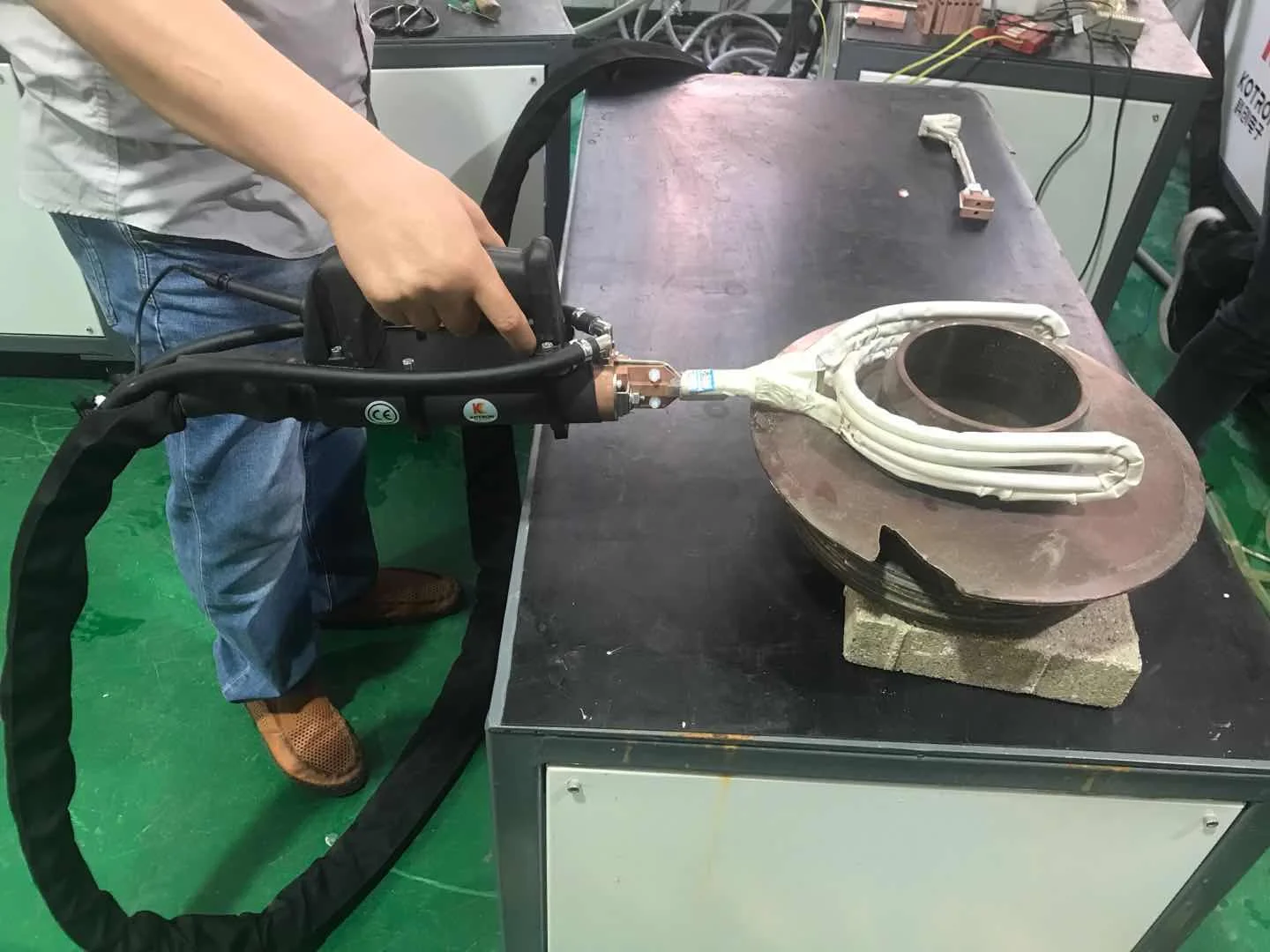 Medium  frequency  electromagnetics induction heater