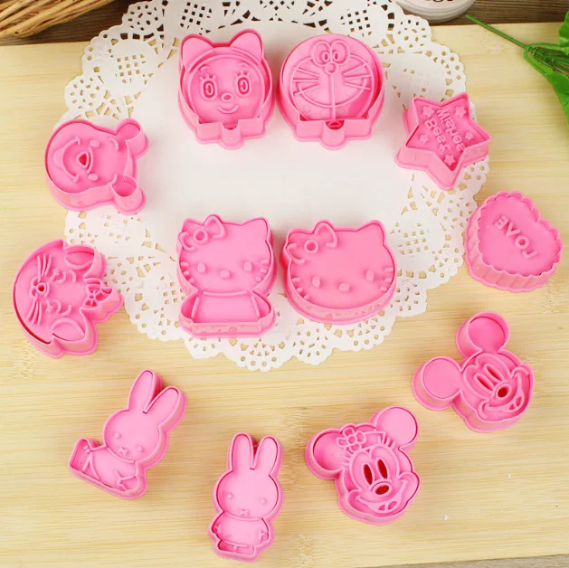 Homesun 2Pcs Cartoon Plastic Cookie Cutter Set 3D Embossing Biscuits Stamps Mold For Kids DIY Fondant Cake Baking Tools