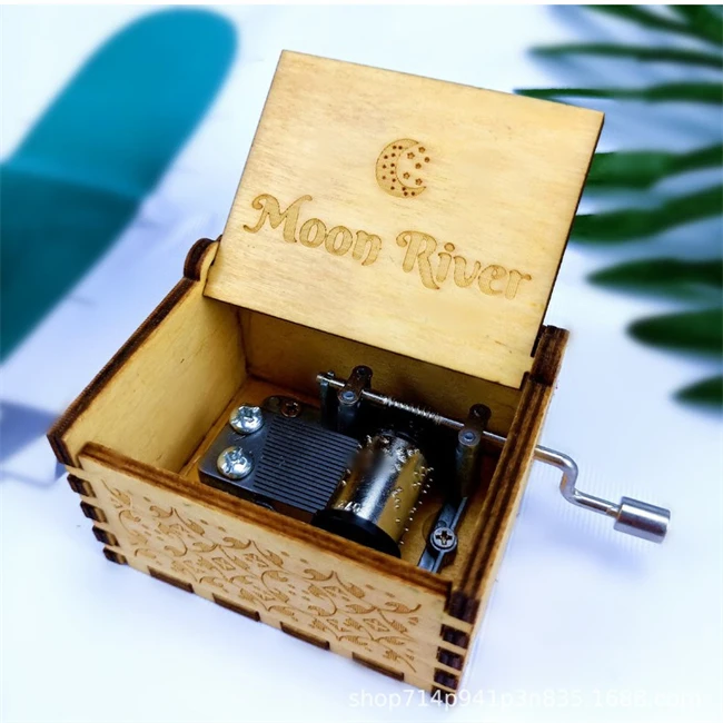 New product Gift Hand Cranked Colorful Wooden Music Box For Decoration