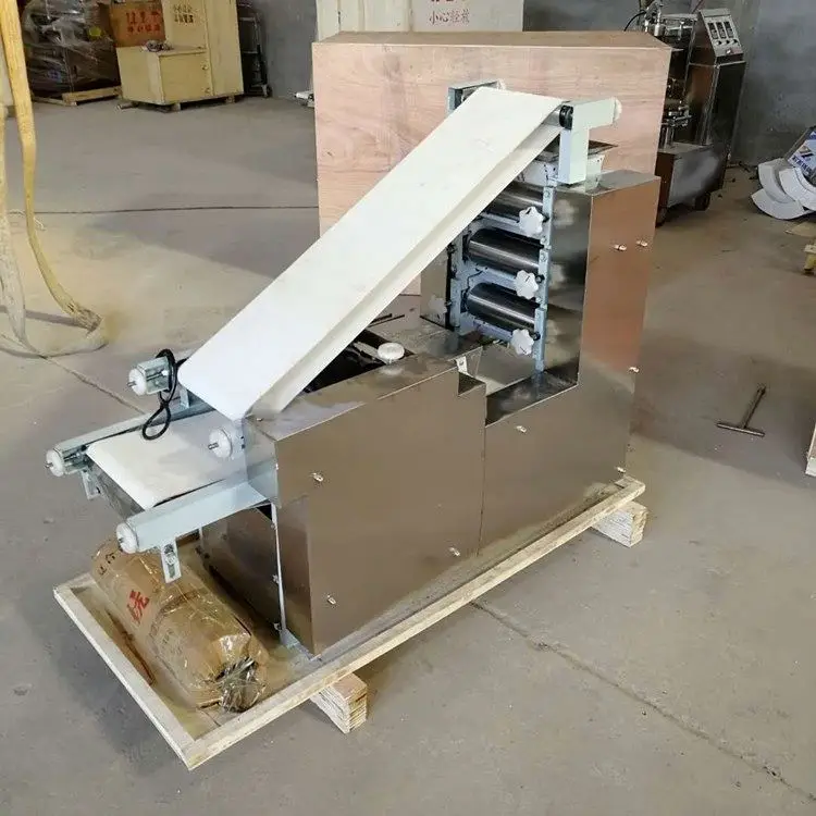 Electric Imitate Hand Triangle Dumpling Maker Rolling Machine For Food Industry Dumpling Automatic Dumpling Folder Machine